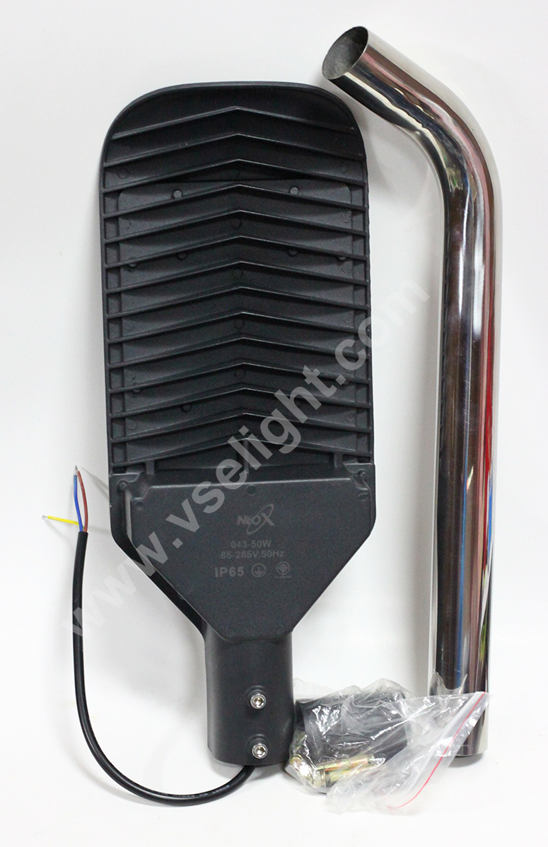 โคมไฟถนน LED NEOX 50W แสงขาว Daylight รุ่น Village