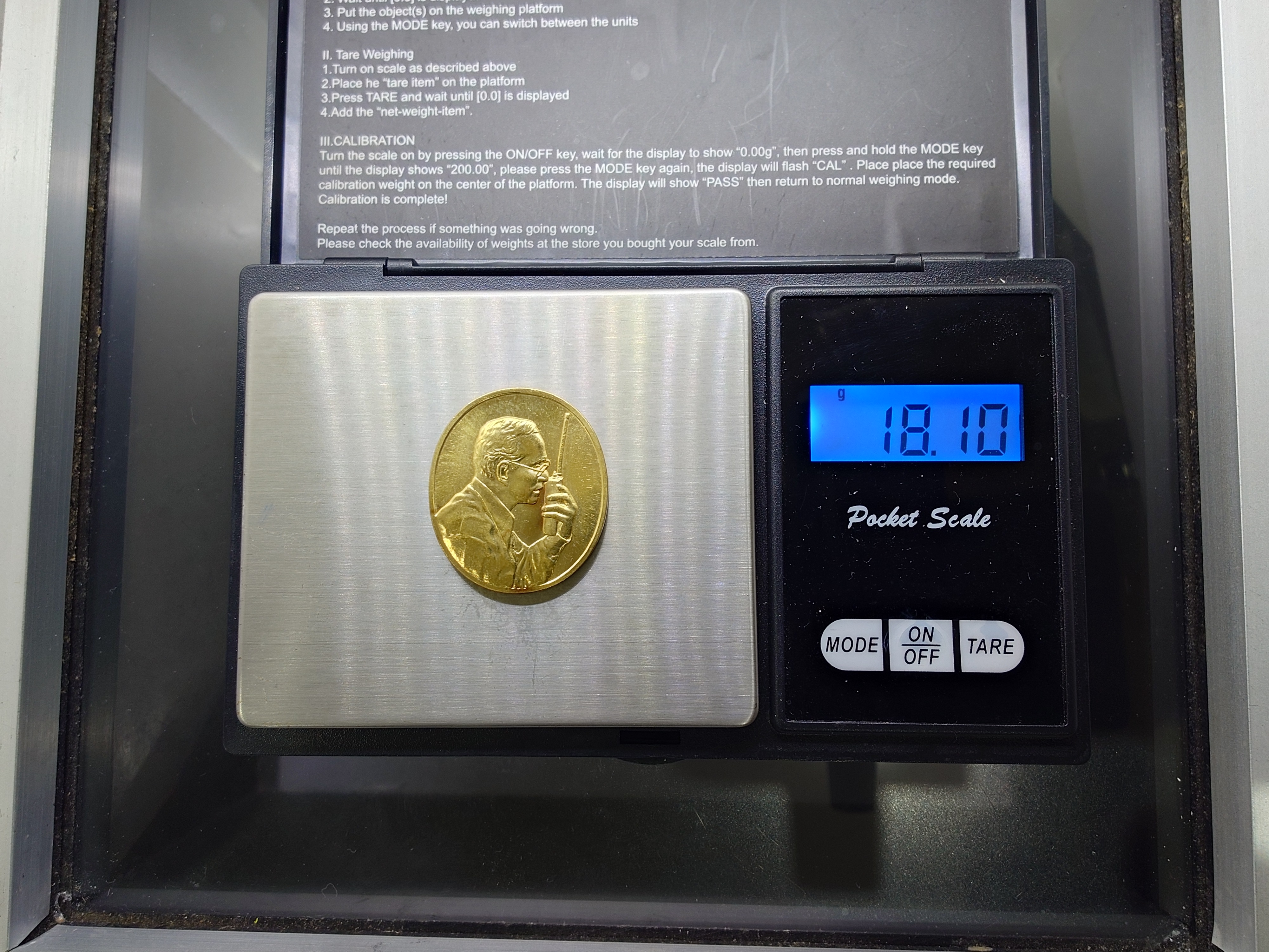 เหรียญที่ระลึกเฉลิมพระเกียรติพระราชกรณียกิจด้านการสื่อสาร (เหรียญทรง วอ.) เนื้อทองคำ หนัก 18 กรัม สร้างน้อย 999 เหรียญ พ.ศ.2539 นิยม หายาก