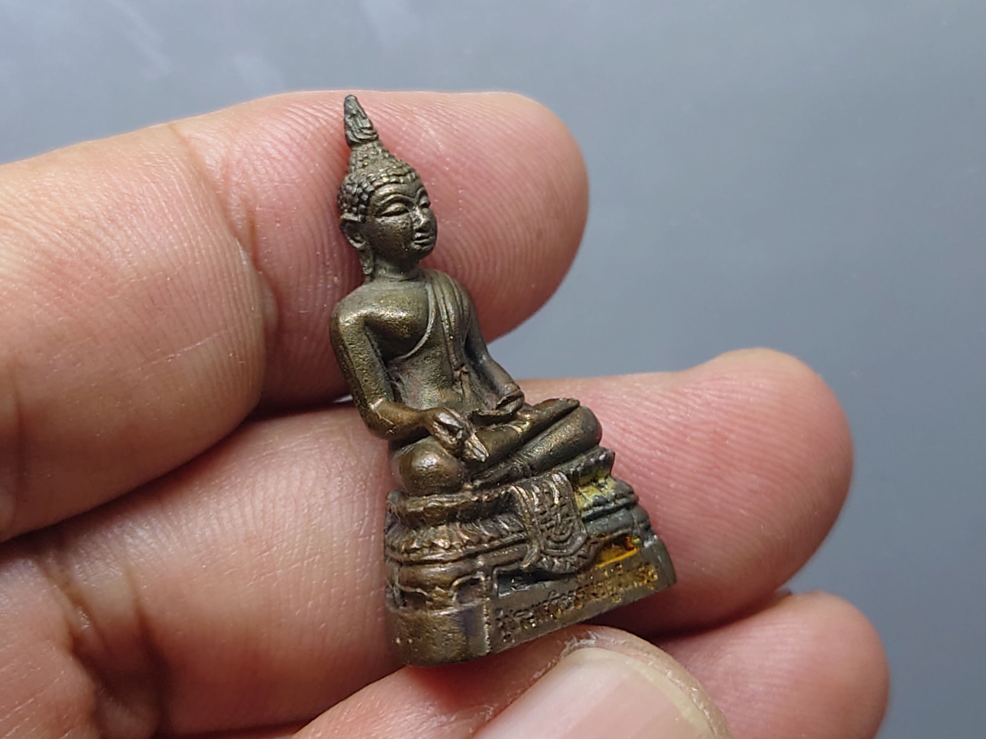 พระกริ่งพลังไทย พลังแผ่นดิน เนื้อนวะโลหะ การปิโตเลี่ยมแห่งประเทศไทย จัดสร้างในวโรกาสฉลองสิริราชสมบัติครบ 50 ปี วัดบวรนิเวศวิหาร พ.ศ.2539 พร้อมกล่องเดิม ใบเซอร์