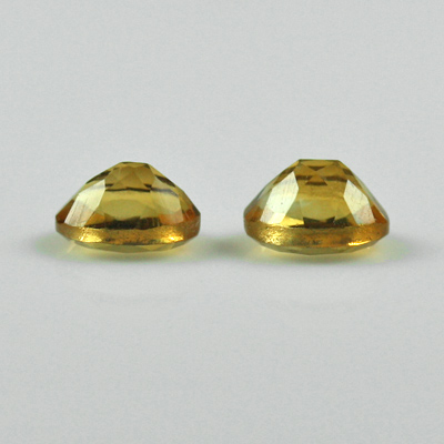 **ขายแล้ว**ซิทริน (Citrine) เม็ดเล็กคู่ ขนาด 4 x 3 มิล น้ำหนักรวม 0.36 กะรัต
