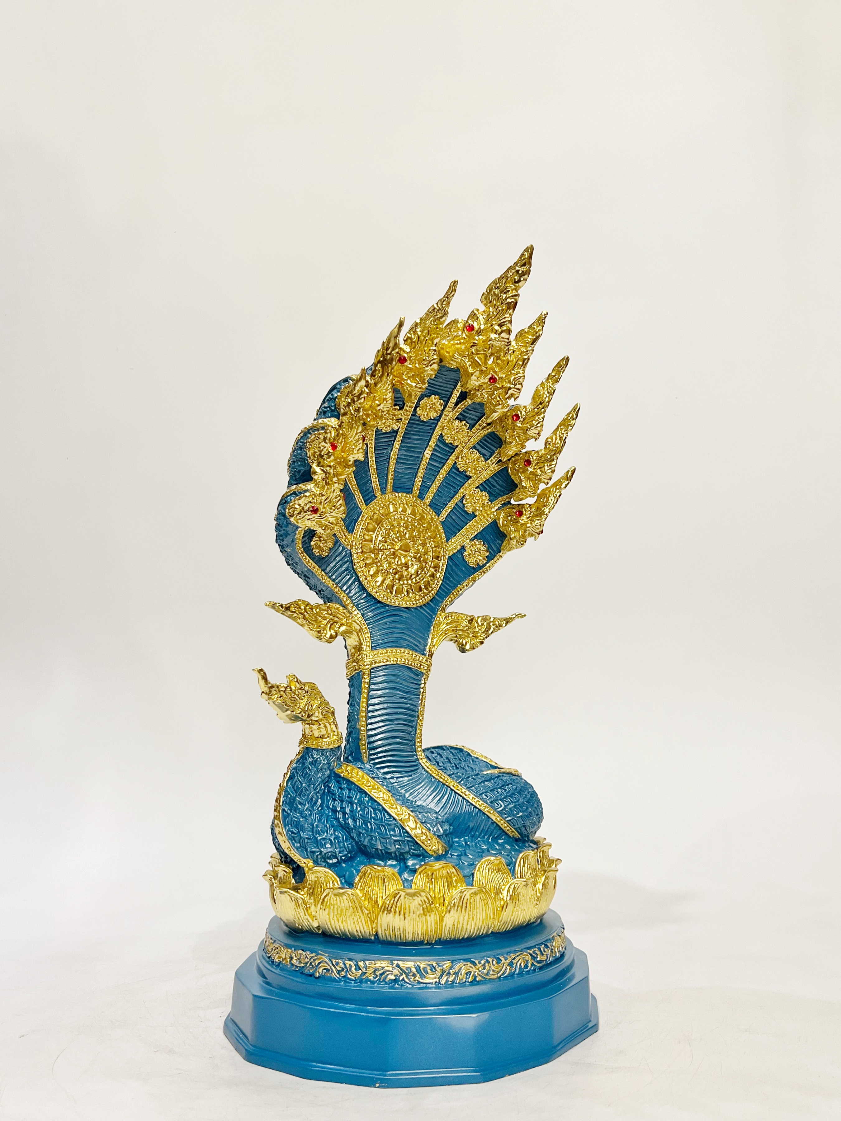 เทวรูป พญานาค 9 เศียร