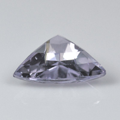 **ขายแล้ว**สปิเนลสีน้ำเงิน (Spinel) 1.10 กะรัต สีน้ำเงินอ่อน ไฟดี รูปสามเหลี่ยม