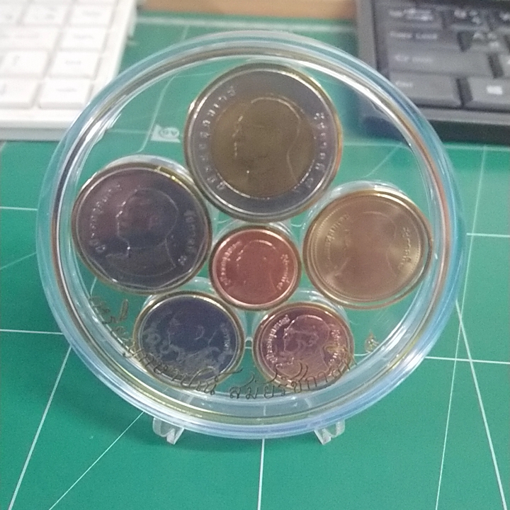 ขาตั้ง ตลับเหรียญ เนื้อ อครีลิค สูง 50 มิลลิเมตร