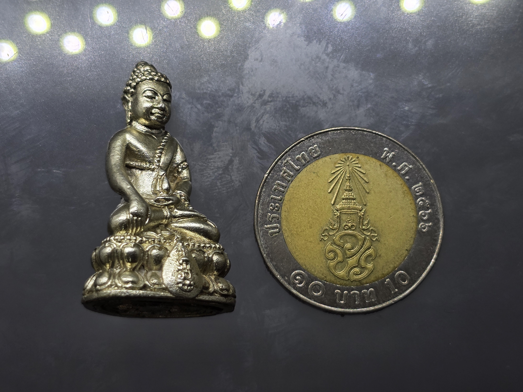 พระกริ่งนวปทุม ภปร เนื้อเงิน พ.ศ.2535 พร้อมกล่องเดิม รับประกันแท้ นิยม สร้างน้อย หายาก