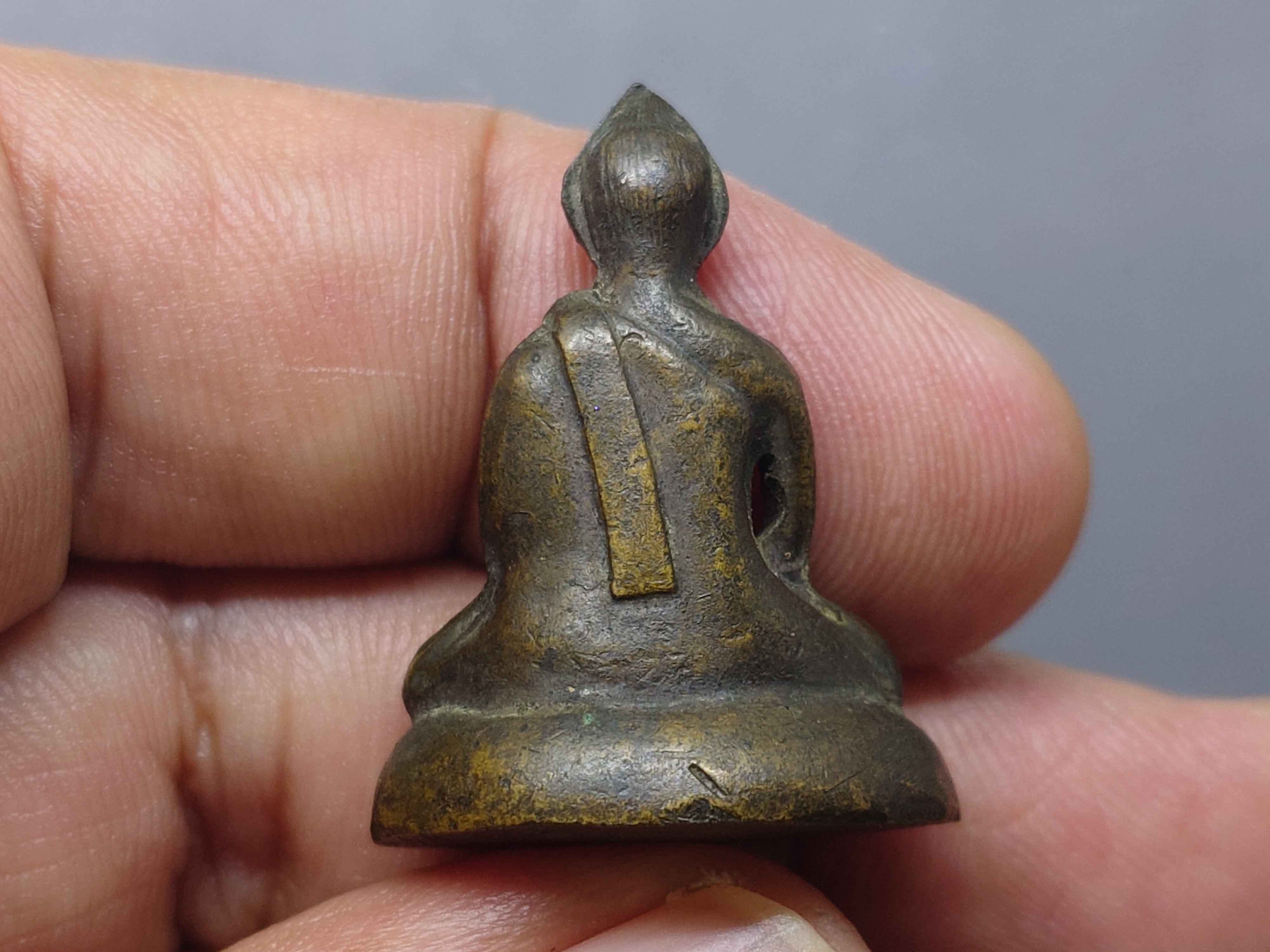 พระกริ่ง ฝีพระหัตถ์สมเด็จย่า ปี 2515 นิยม หายาก สภาพสวย