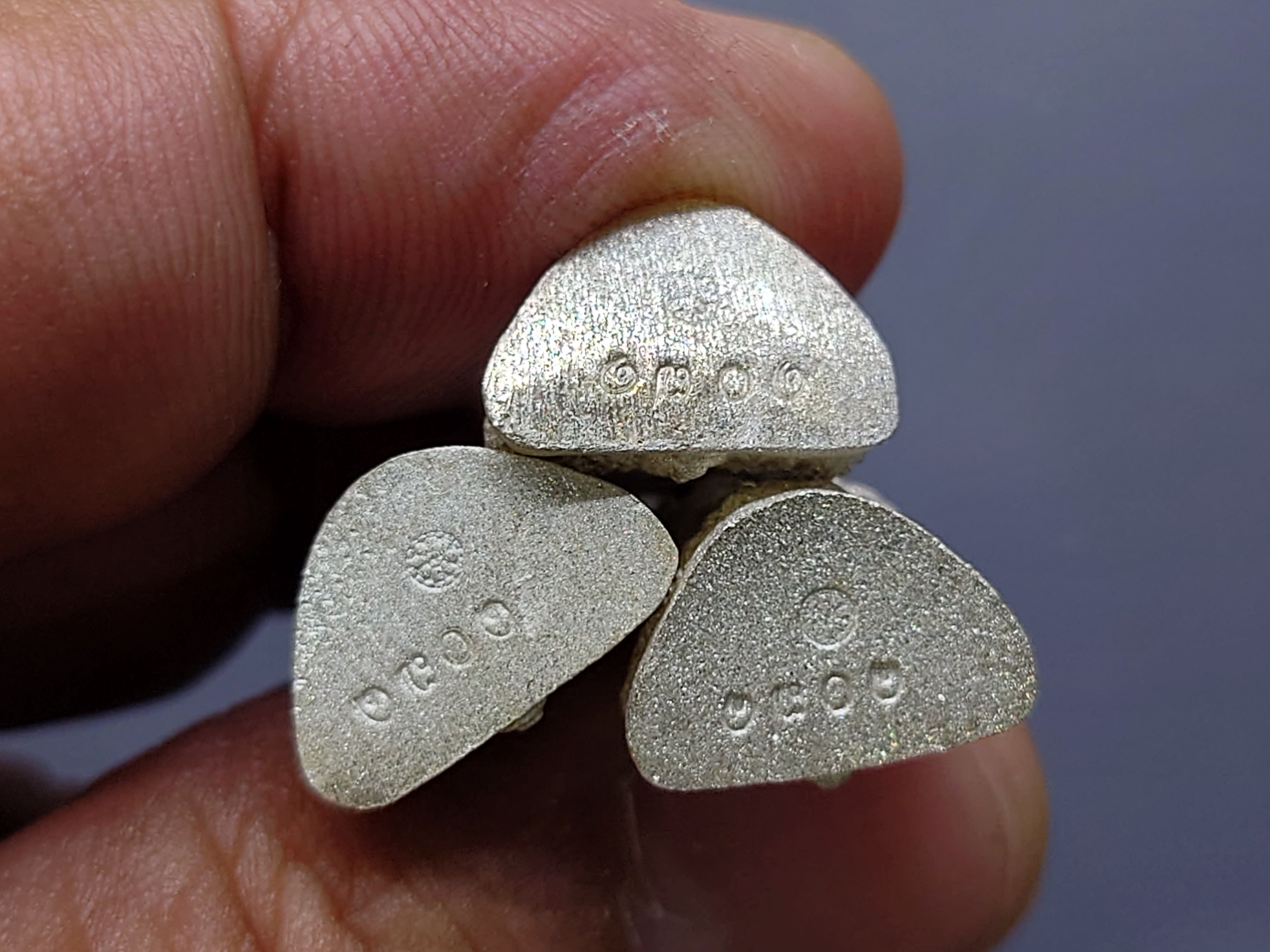 พระแก้วมรกต ชุด 3 ฤดู สธ.เนื้อเงิน มูลนิธิสิรินธรราชวิทยาลัย สร้าง วัดบวรนิเวศวิหาร ปี2538 พร้อมกล่องเดิม