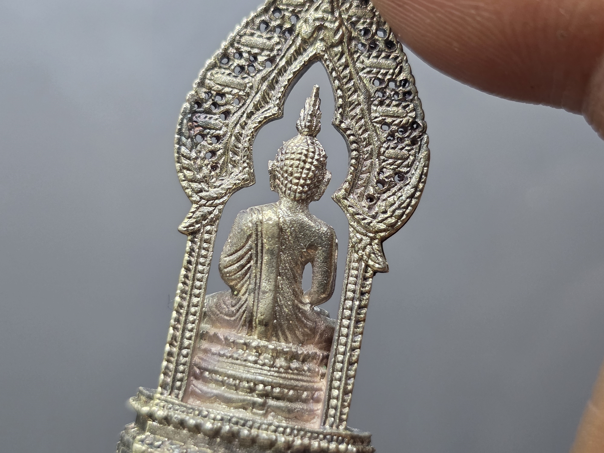 พระกริ่งนิรันตราย ฉลองสิริอายุครบ 96 ปี (8 รอบ) สมเด็จพระมหาวีรวงศ์ (อุฑาฒิโมมหาเถร) เนื้อเงิน วัดราชประดิษฐสถิตมหาสีมาราม ปี2543 พร้อมตลับเดิม