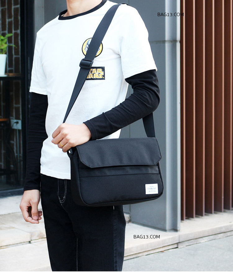 กระเป๋าสะพายข้างผู้ชาย รหัส A019