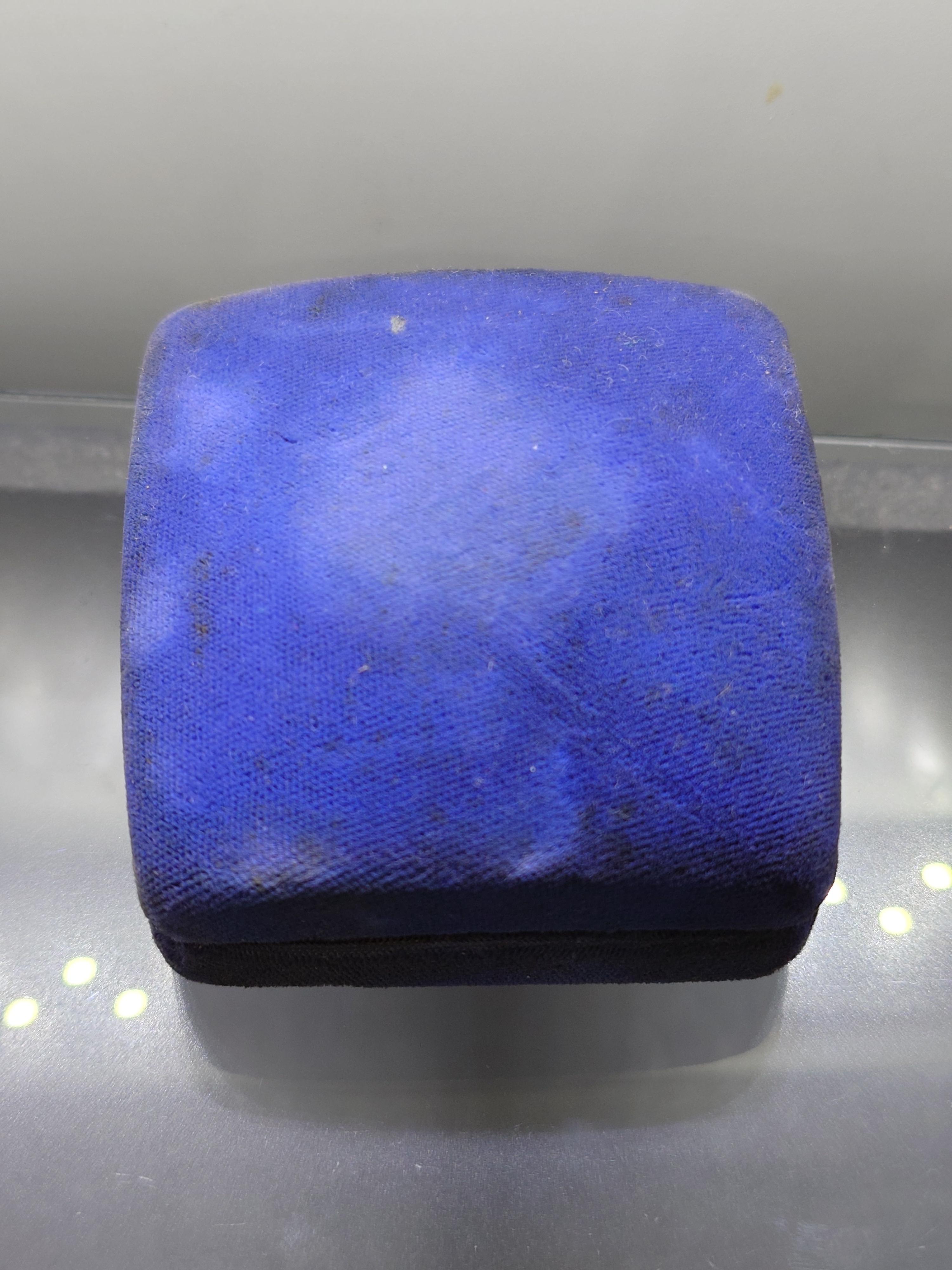 พระกริ่งคุ้มเกล้า (กริ่งศิรากาศ หน้าจีน ก้นถ้วย) เนื้อนวะโลหะ พ.ศ.2524 หายาก สภาพสวย พร้อมกล่องเดิม