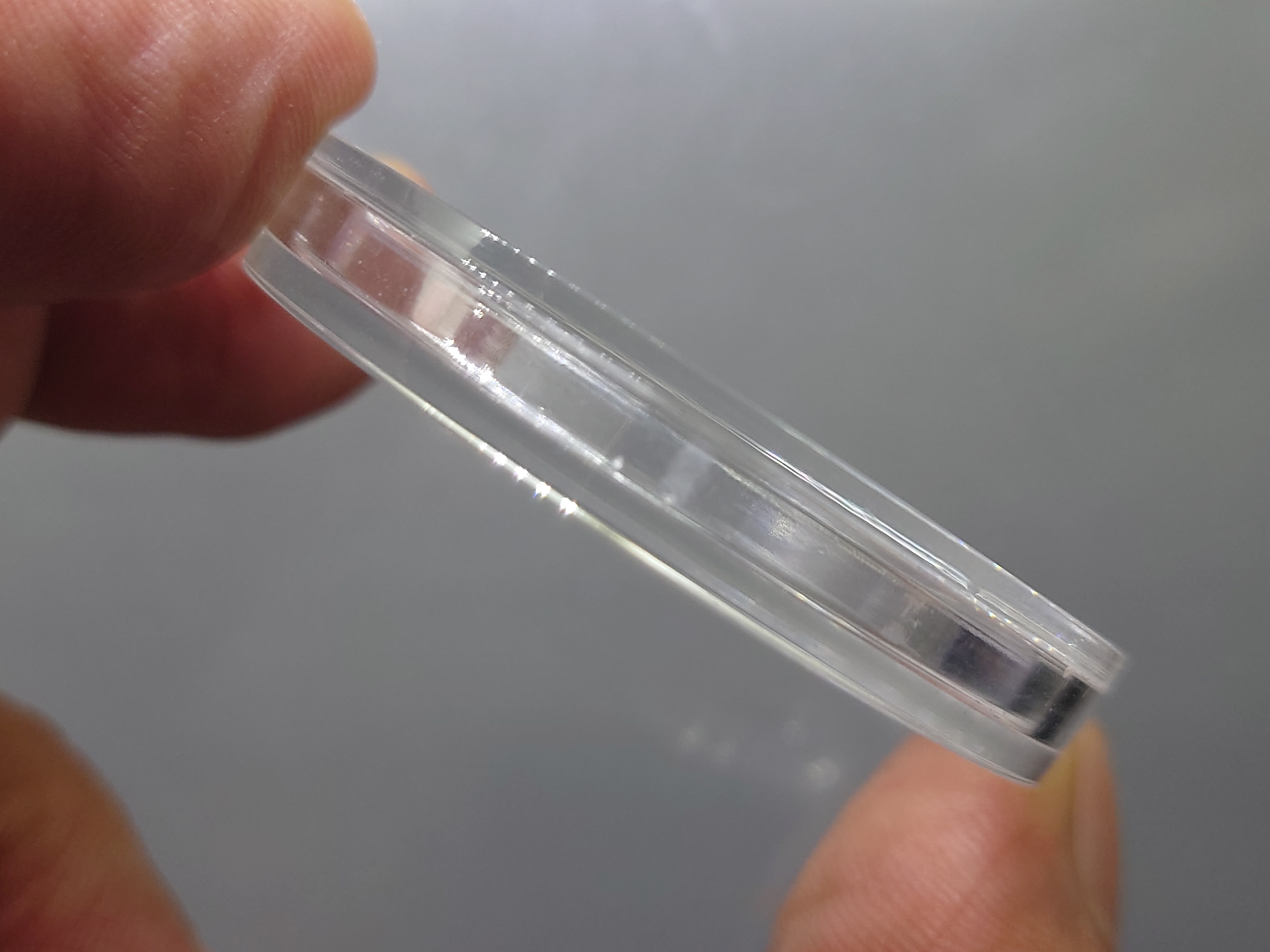 ตลับใส่เหรียญ เนื้ออะคริลิค ใส้ใส ขนาด วงใน 30 มิล วงนอก 45 มิล