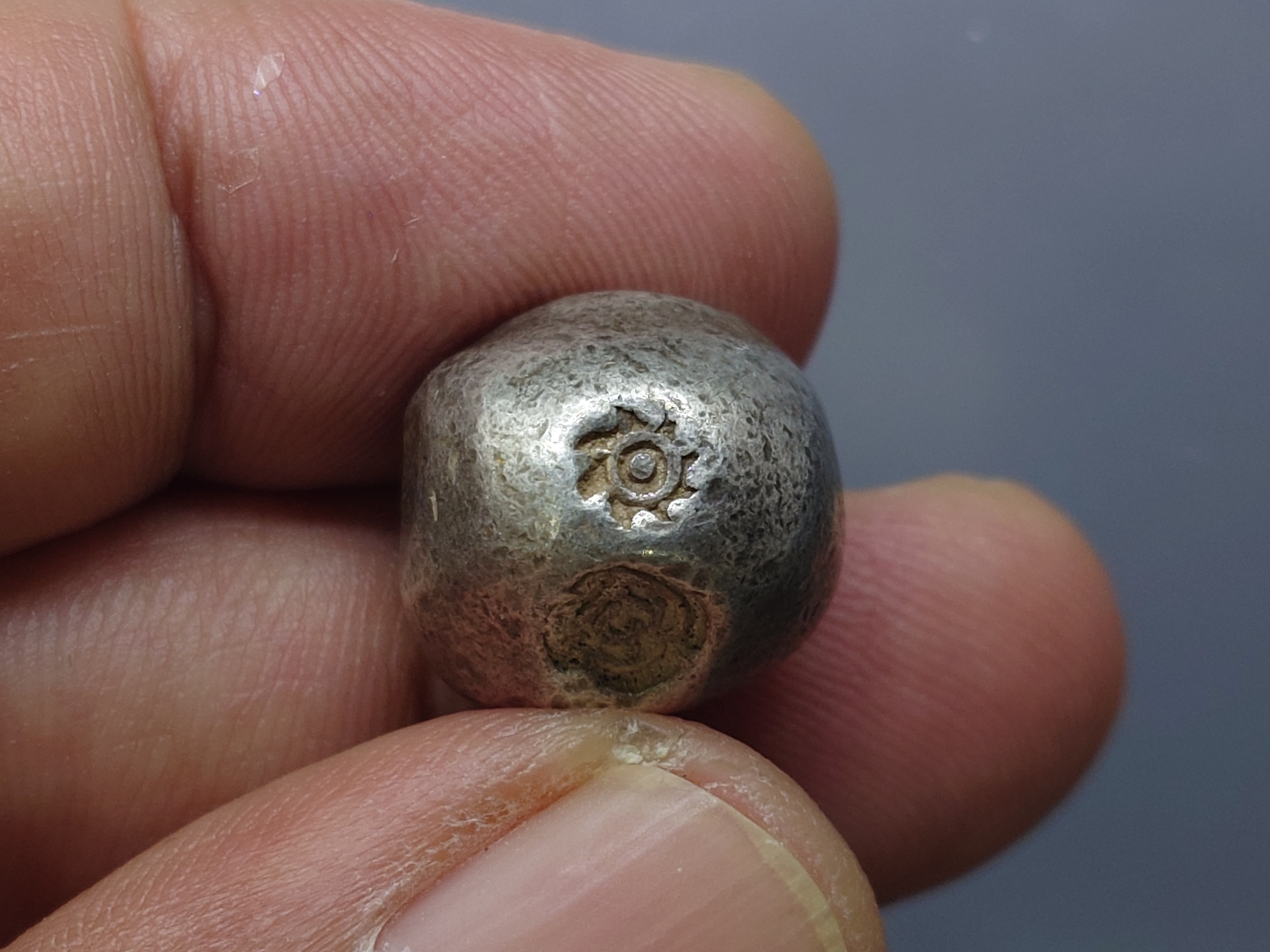 พดด้วง ขนาด 1 บาท ตราอุณาโลม รัชการที่ 1 สภาพสวย น้ำหนักดี