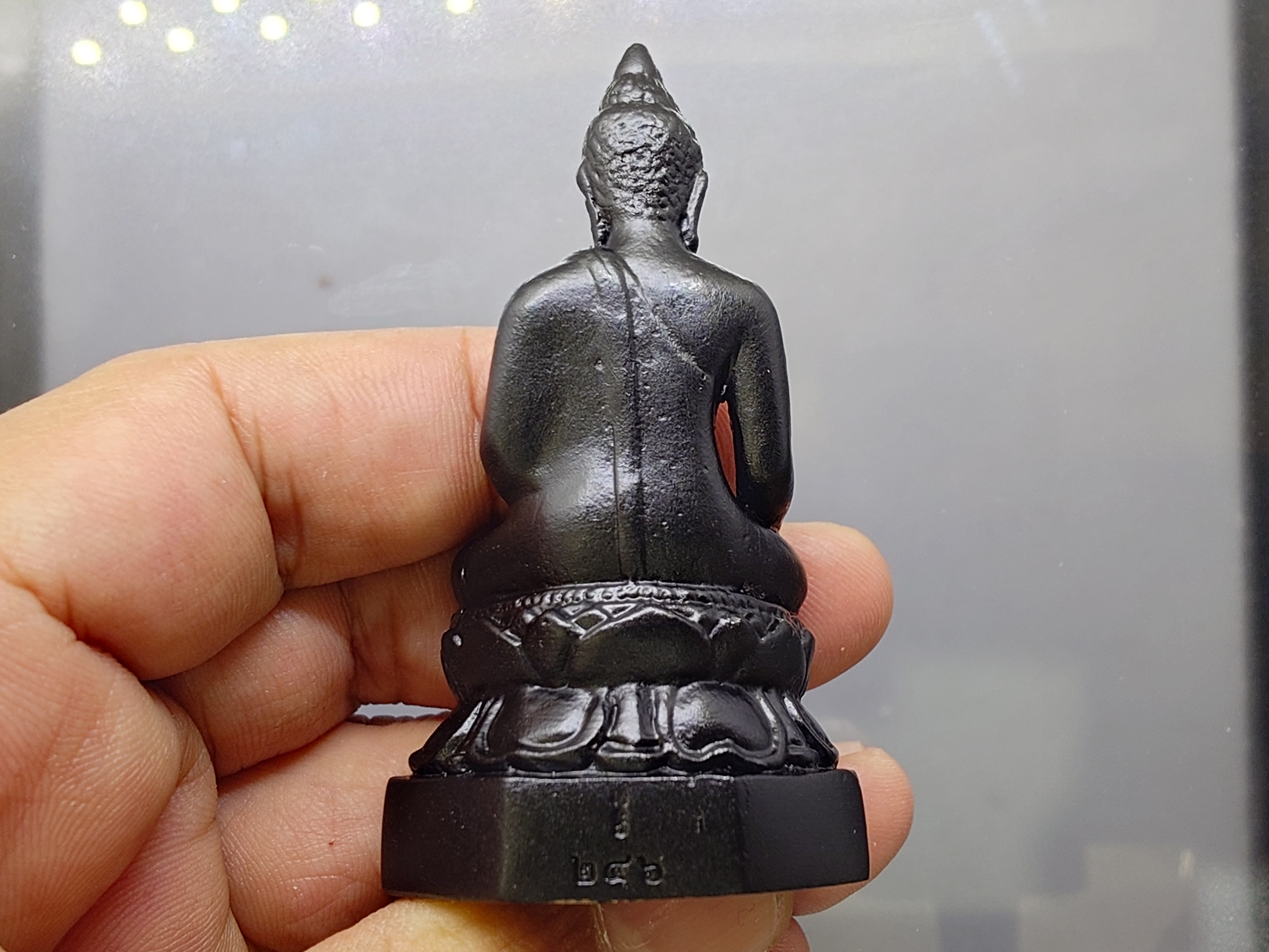 พระไพรีพินาศ ขนาดบูชา หน้าตัก 1.5 นิ้ว สูง 7 ซ.ม.เนื้อสัมฤทธิ์ รมดำ ที่ระลึก 72 พรรษา รัชกาลที่9 วัดบวรนิเวศวิหาร ปี2542 พร้อมกล่องเดิม