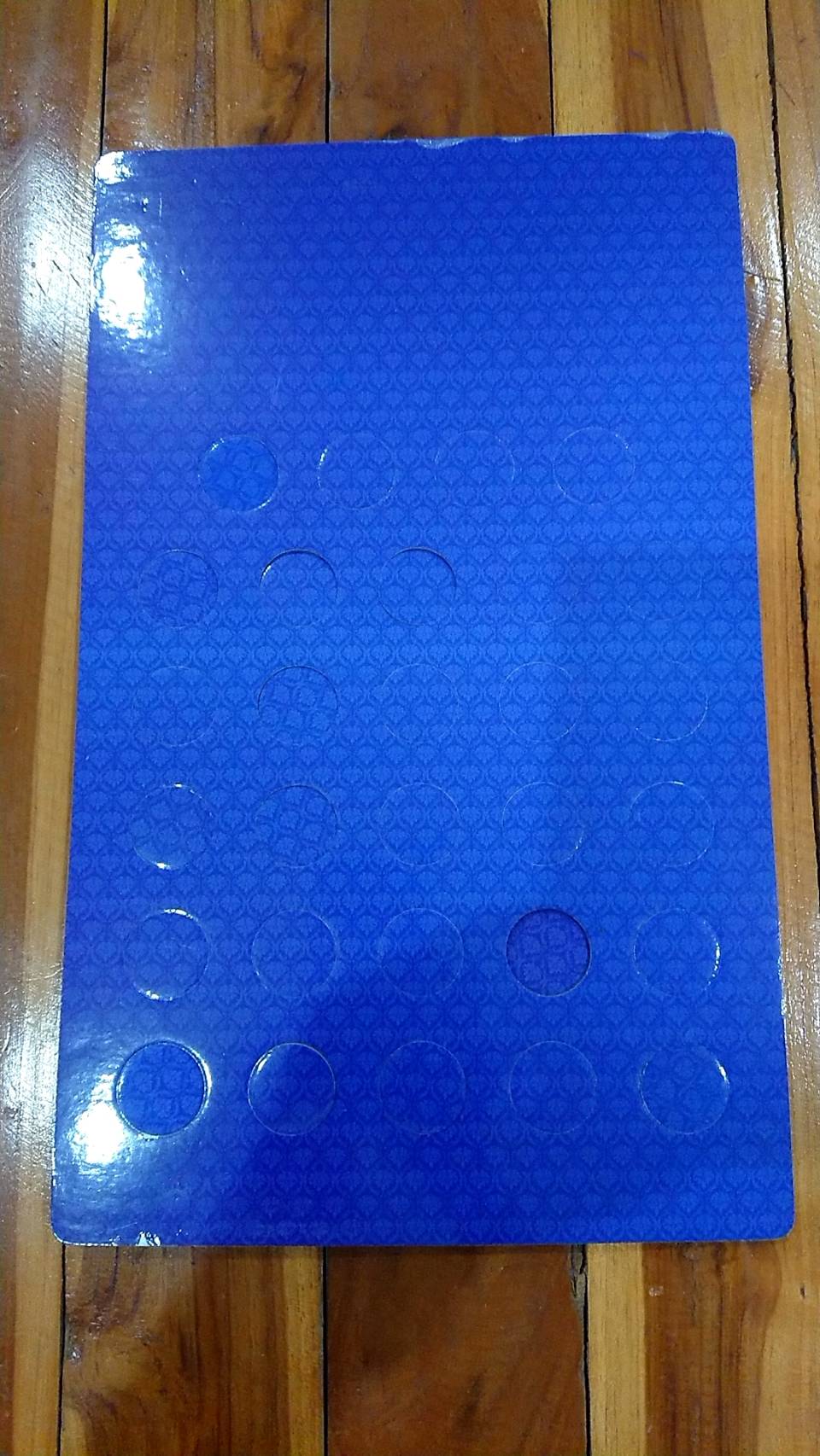 แผงใส่เหรียญ 10 บาท หมุนเวียน สีน้ำเงิน (29ช่อง) ขนาด 21.5 x 35 ซ.ม.