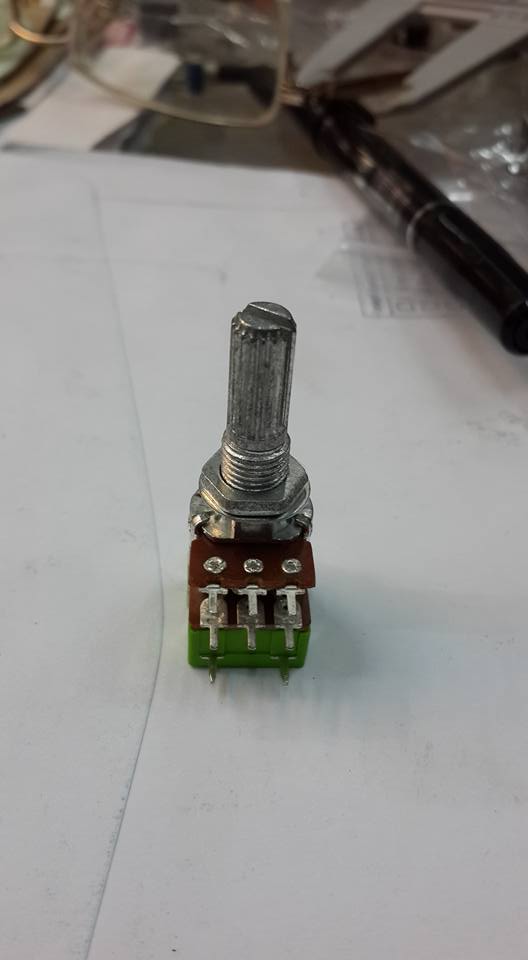 โวลุ่มมีสวิทช์10KB2ชั้น8ขาแกน+เกลียวยาว20มมราคา