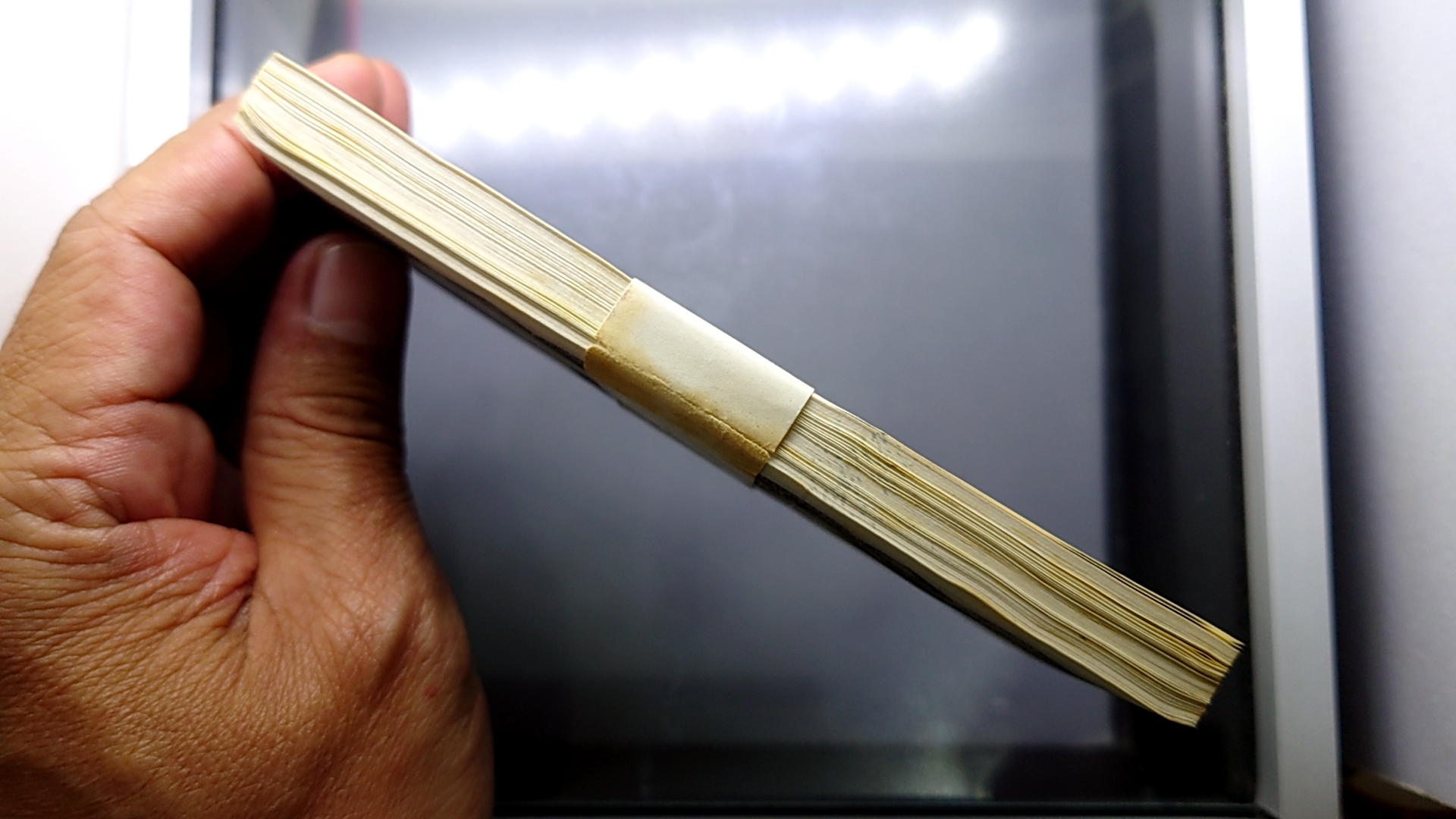 ธนบัตร 5 บาท (ยกแหนบ 100 ใบ เรียงเบอร์) แบบ 9 รุ่น 5 สมัยรัชกาลที่9 ปี 2500-2512 ไม่ผ่านใช้งาน