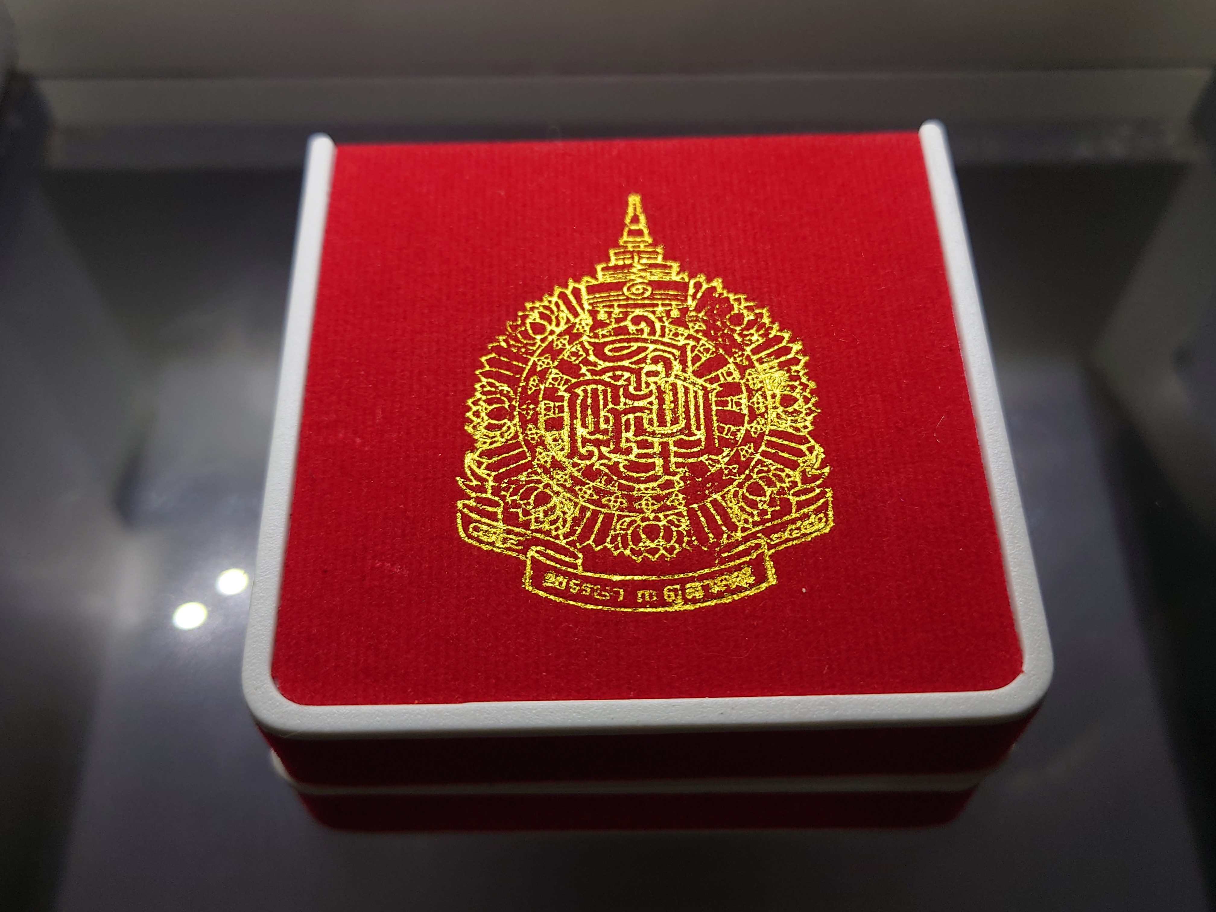 พระกริ่งหน้าไทยมหามงคล 7 รอบ สมเด็จพระญาณสังวรฯ สมเด็จพระสังฆราช เนื้อนวะพรายเงินเงิน วัดบวรนิเวศวิหาร ปี2540 พร้อมกล่องเดิม ซีลเดิม