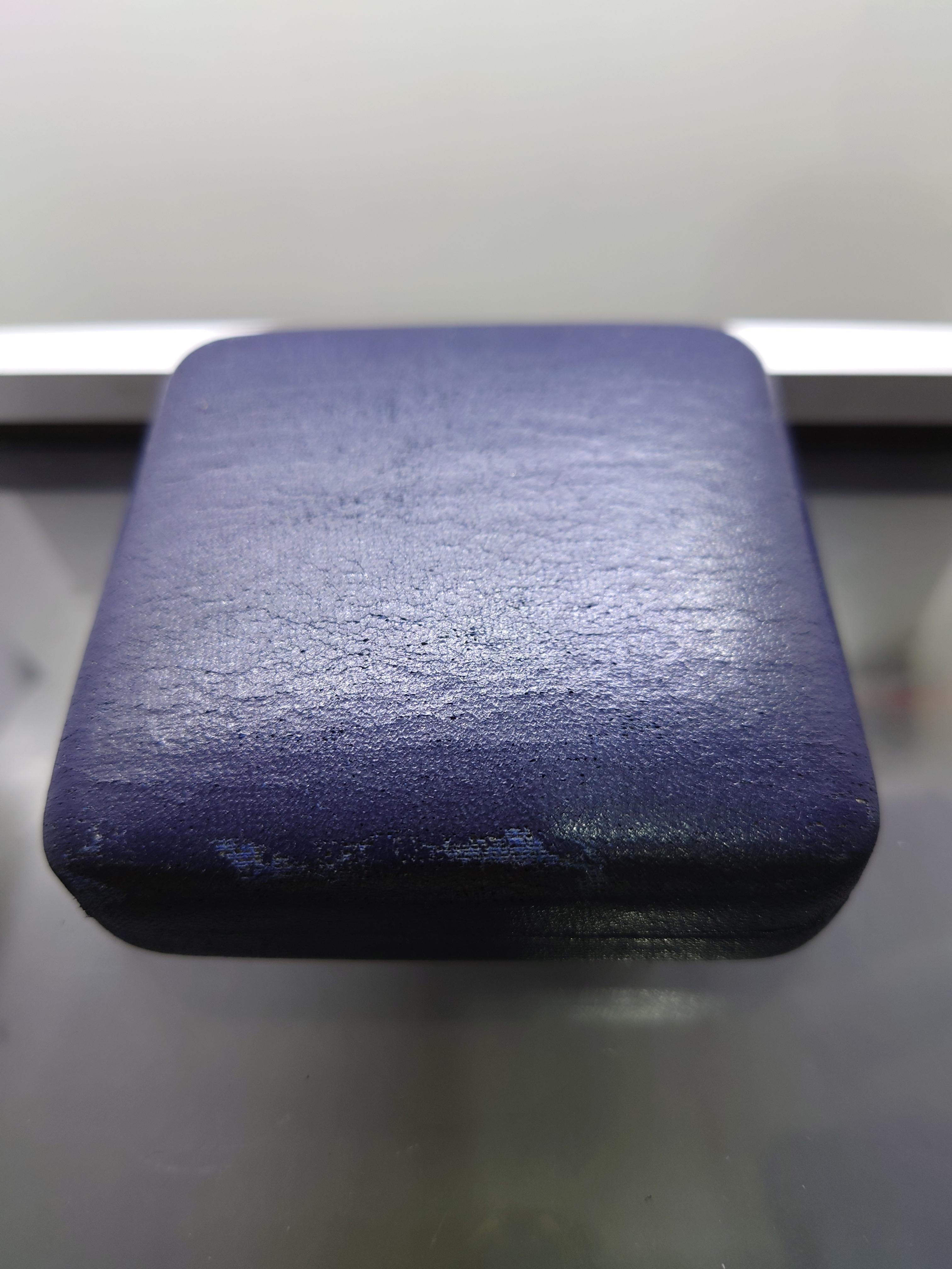 เหรียญรัชกาลที่5 ทรงยินดี เนื้อเงินหน้ากากทองคำแท้ ขนาด 3.2 ซ.ม.ที่ระลึกสร้างโรงพยาบาลพานทอง ปี2535 พร้อมกล่องเดิมๆ นิยม หายาก สร้างตามจอง