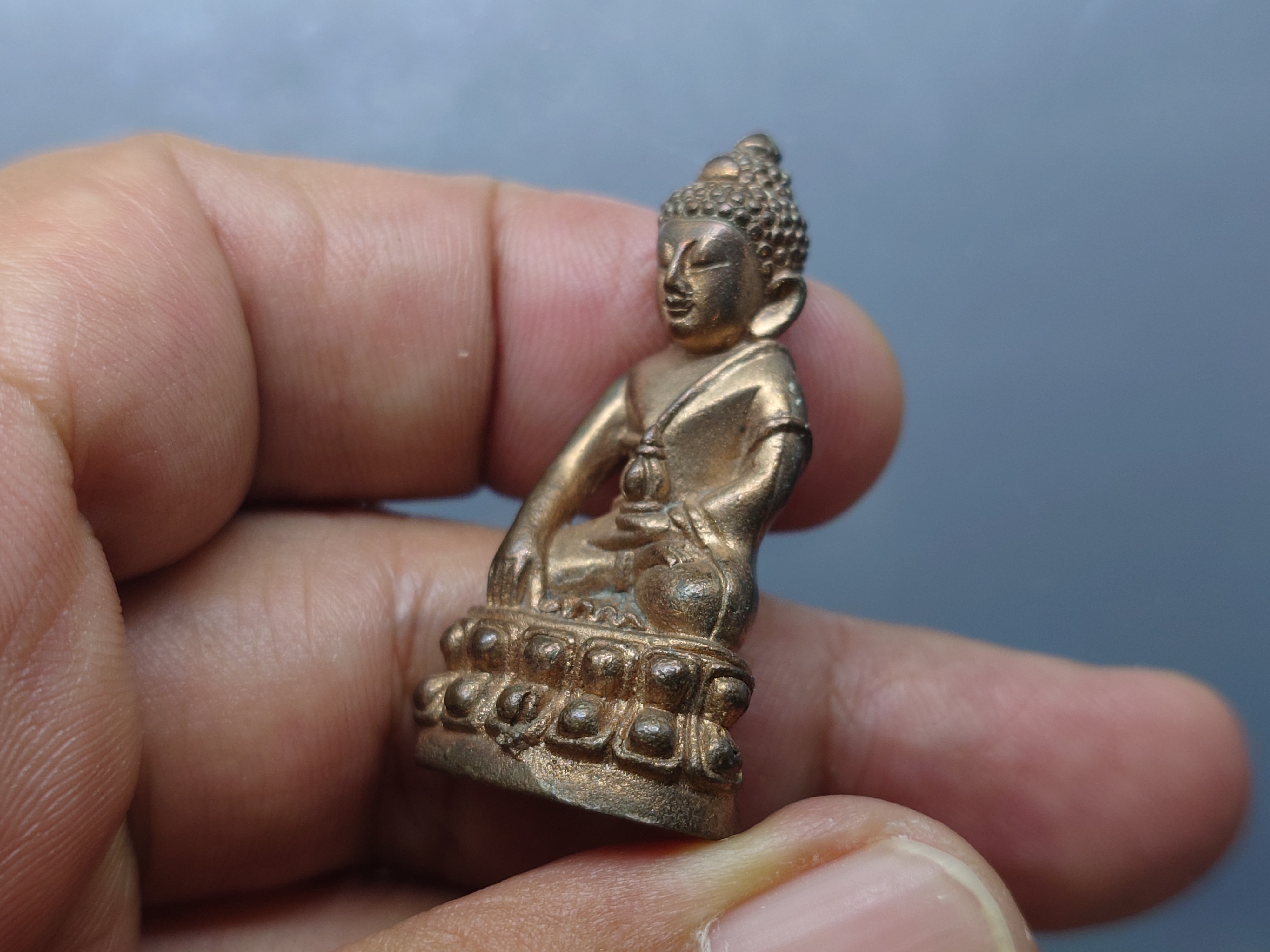 พระกริ่งหลวง เนื้อนวะโลหะ ตอกโค๊ต พิธีสมโภช 76 จังหวัด วัดสุทัศนเทพวราราม ปี2549 พร้อมกล่องเดิม