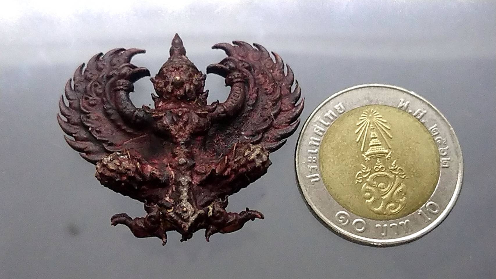 พญาครุฑ รุ่นรวยหมื่นล้าน เนื้อทองทิพย์ลงยาแดง พิมพ์ใหญ่ หลวงพ่อพัฒน์ วัดห้วยด้วน 2563