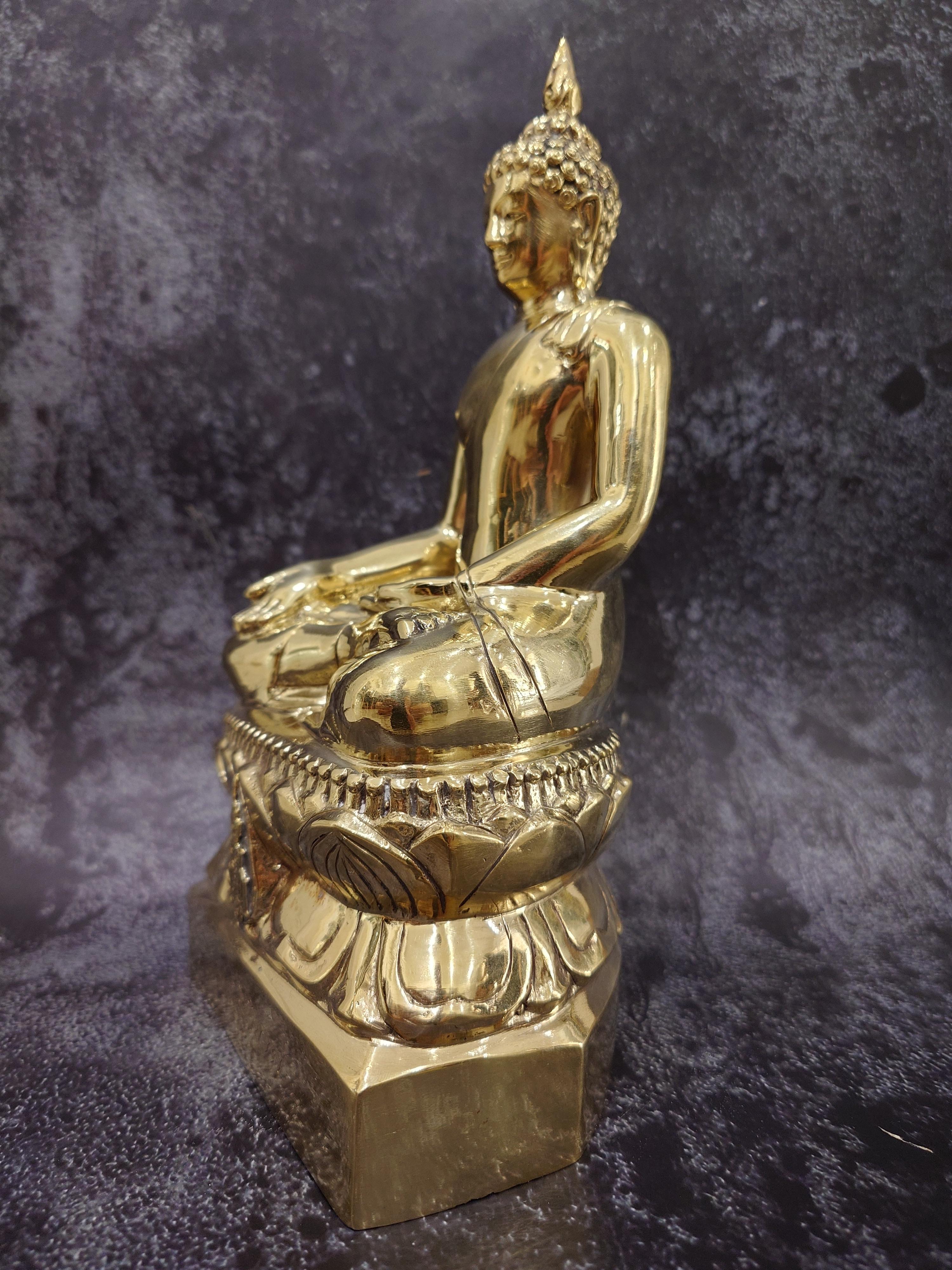 พระไพรีพินาศ ญสส 50 หน้าตัก 5 นิ้ว สูง 11 นิ้ว เนื้อทองเหลืองขัดเงา พระประจำวัด วัดบวรนิเวศ จัดสร้าง ประจำปี 2550 แท้ ออกวัด