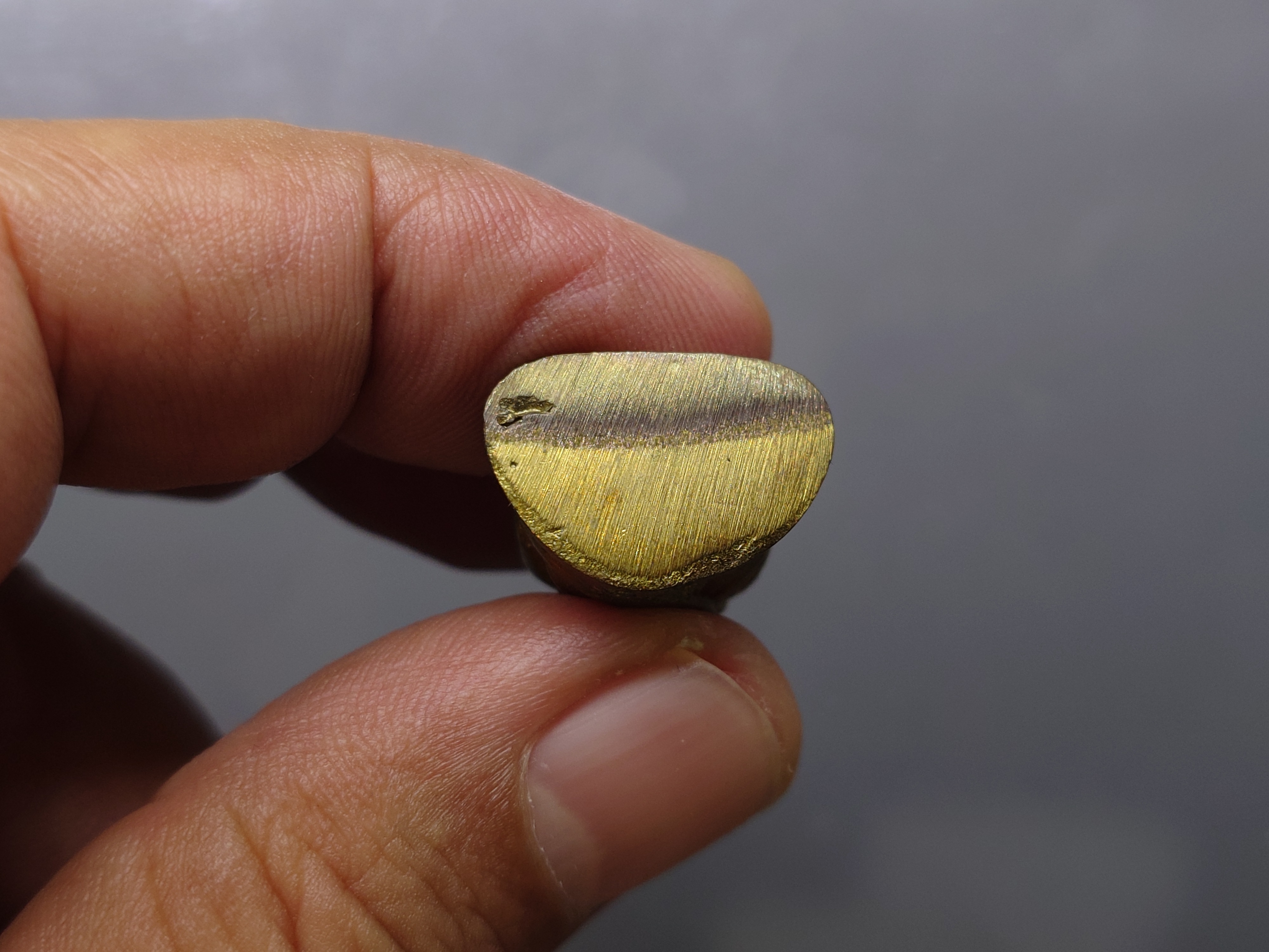 หลวงพ่อเงิน วัดบางคลาน (ชุด 3 องค์ ปี45) รุ่นเมตตา บารมี เนื้อทองเหลือง มหาพุทธาภิเษก ณ มณฑลพิธีอุโบสถ วัดหิรัญญาราม พ.ศ.2545 พร้อมตลับเดิม