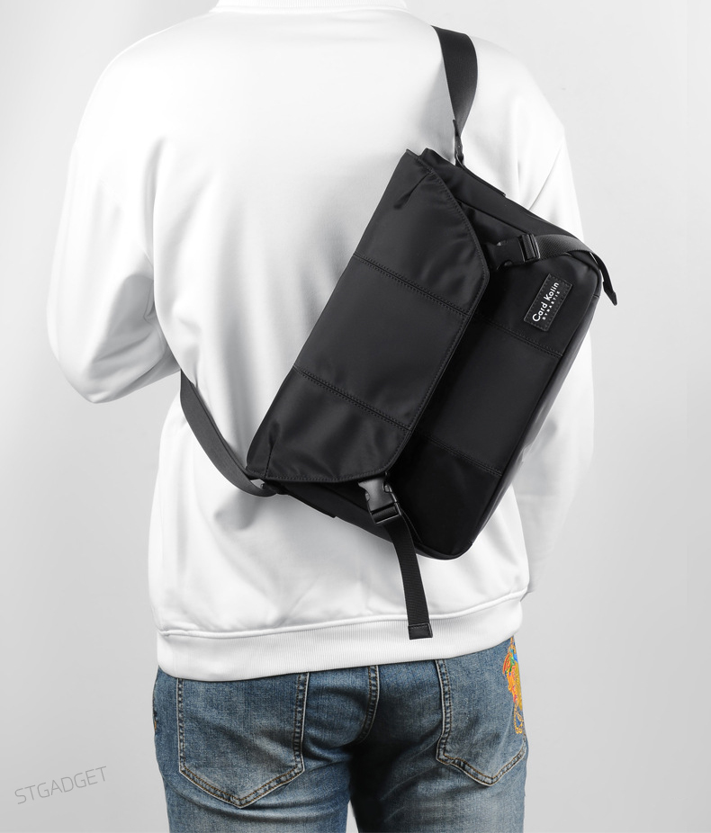 กระเป๋าสะพายข้าง Crossbody Bags กระเป๋าผู้ชาย กระเป๋าใส่ไปทำงาน ของแท้ 100% ใส่ iPad ได้ A053