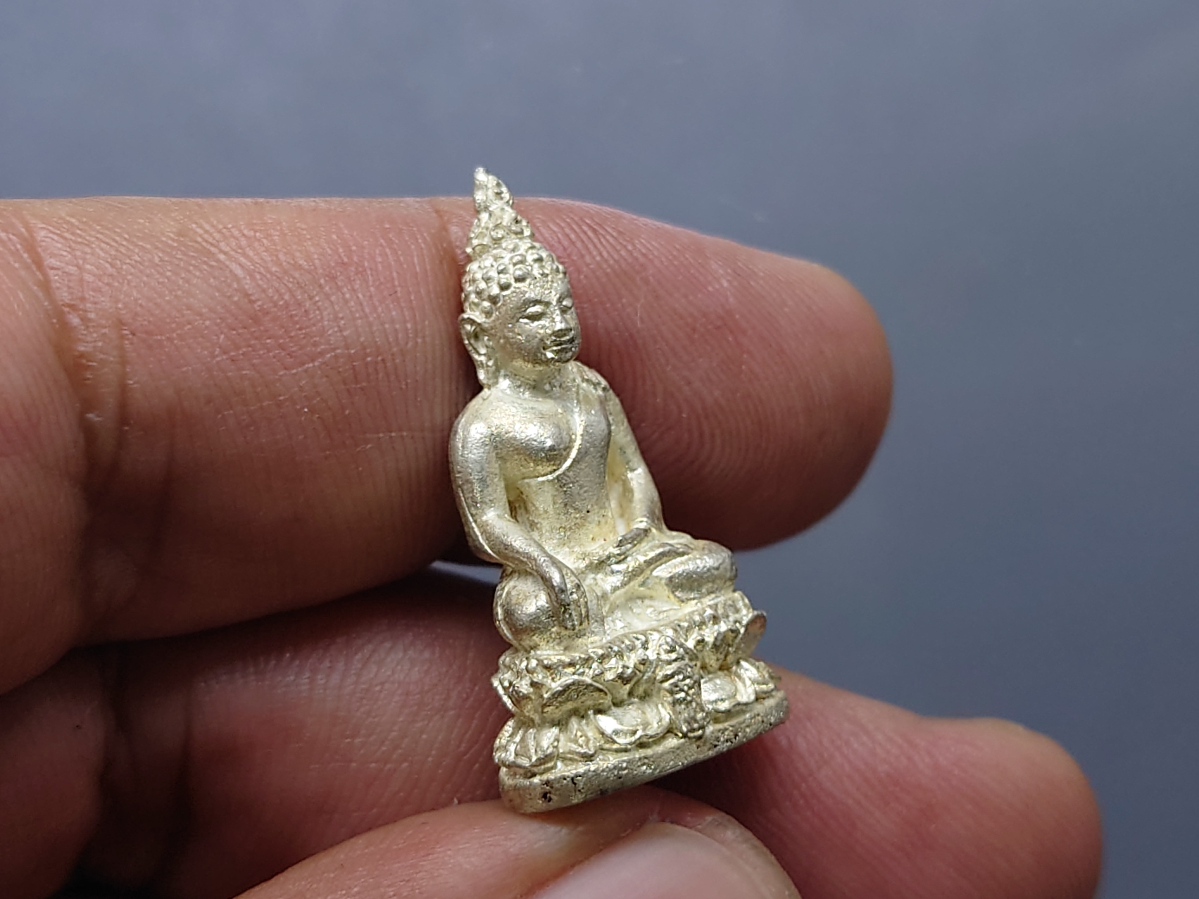 พระกริ่งไพรีพินาศ ญสส.เนื้อเงิน ขนาดสูง 2.8 ซ.ม.วัดบวรนิเวศวิหาร ปี2538 พร้อมกล่องเดิม