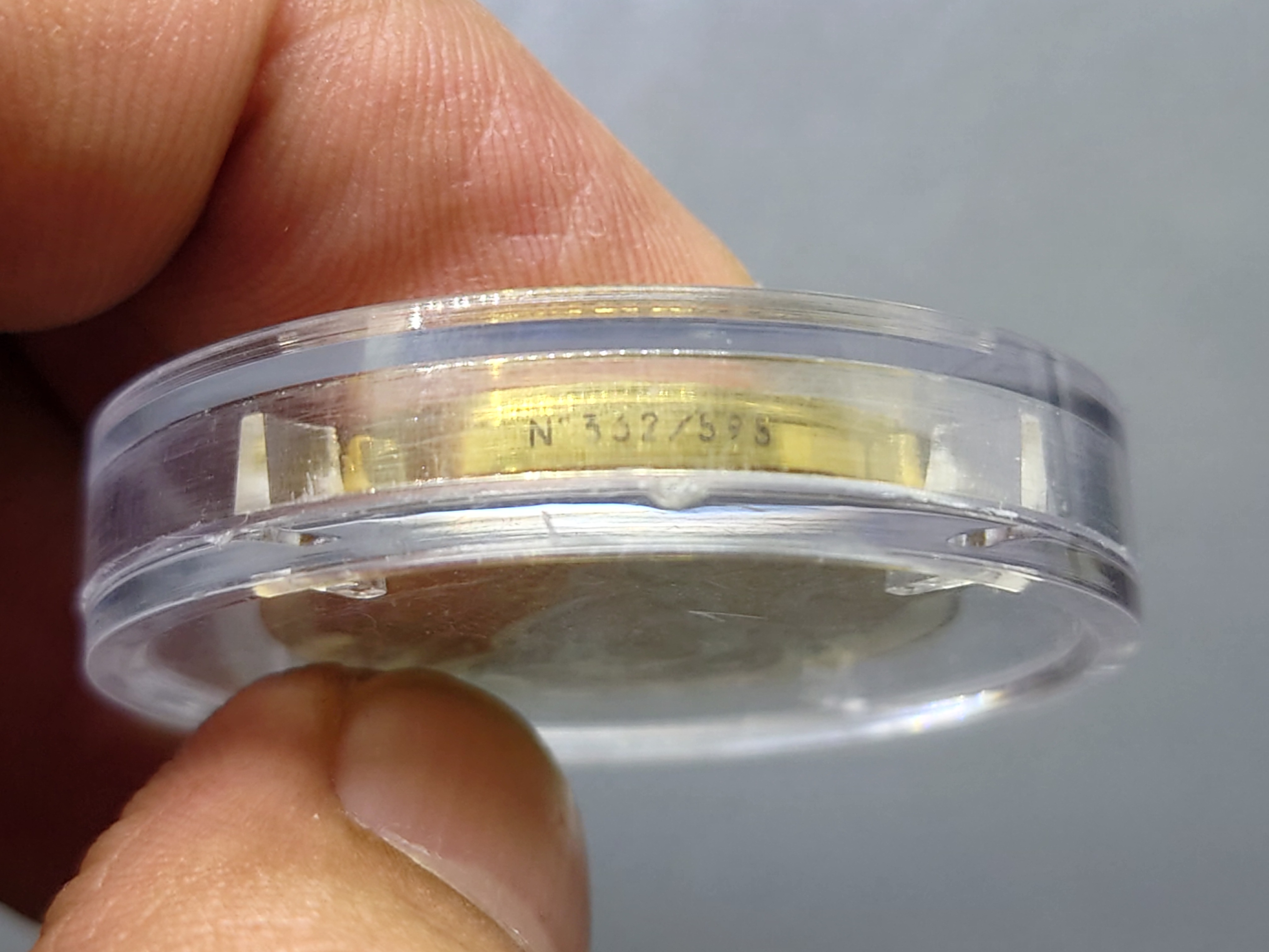 เหรียญรัชกาลที่5 หลัง จปร.(ชุด3เหรียญ เนื้อทองคำ 99.99% หนัก 30 กรัม เนื้อเงิน ทองแดง)บล็อกโมเน่ร์ เดอ ปารีส รุ่นกาญจนาภิเษก ปี2539 พร้อมกล่องเดิม