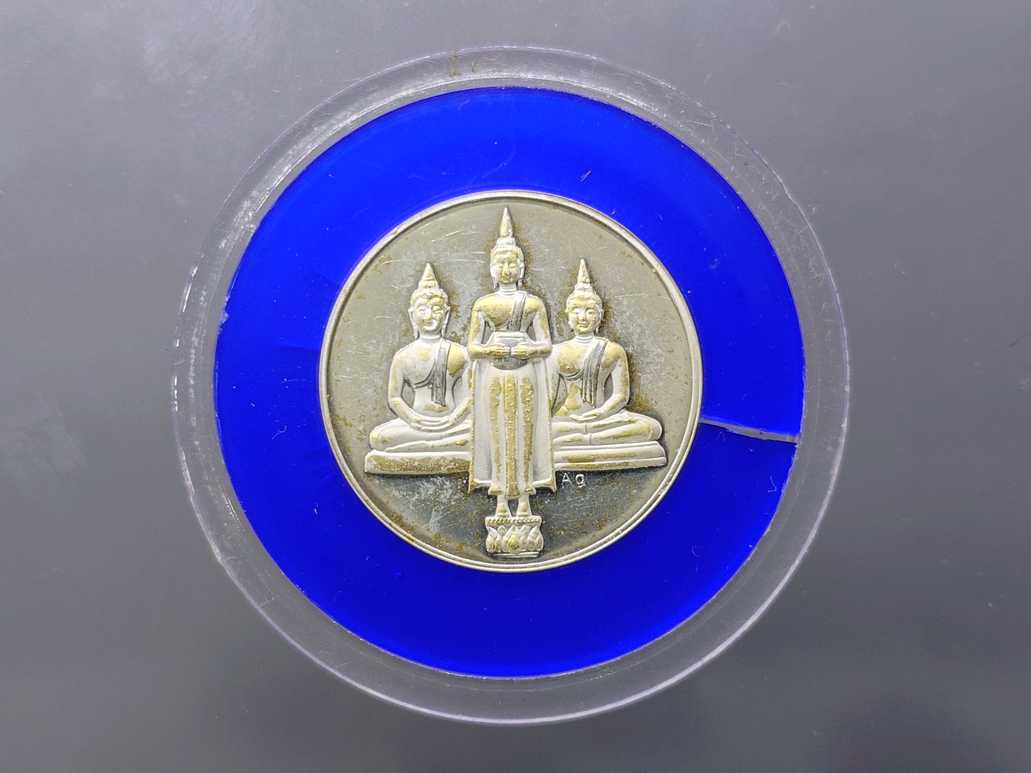 เหรียญสามพี่น้อง เนื้อเงินขัดเงา พระพุทธโสธร พระบ้านแหลม พระวัดไร่ขิง พ.ศ.2539 พร้อมกล่อง สวยๆเดิมๆ จัดสร้างน้อย