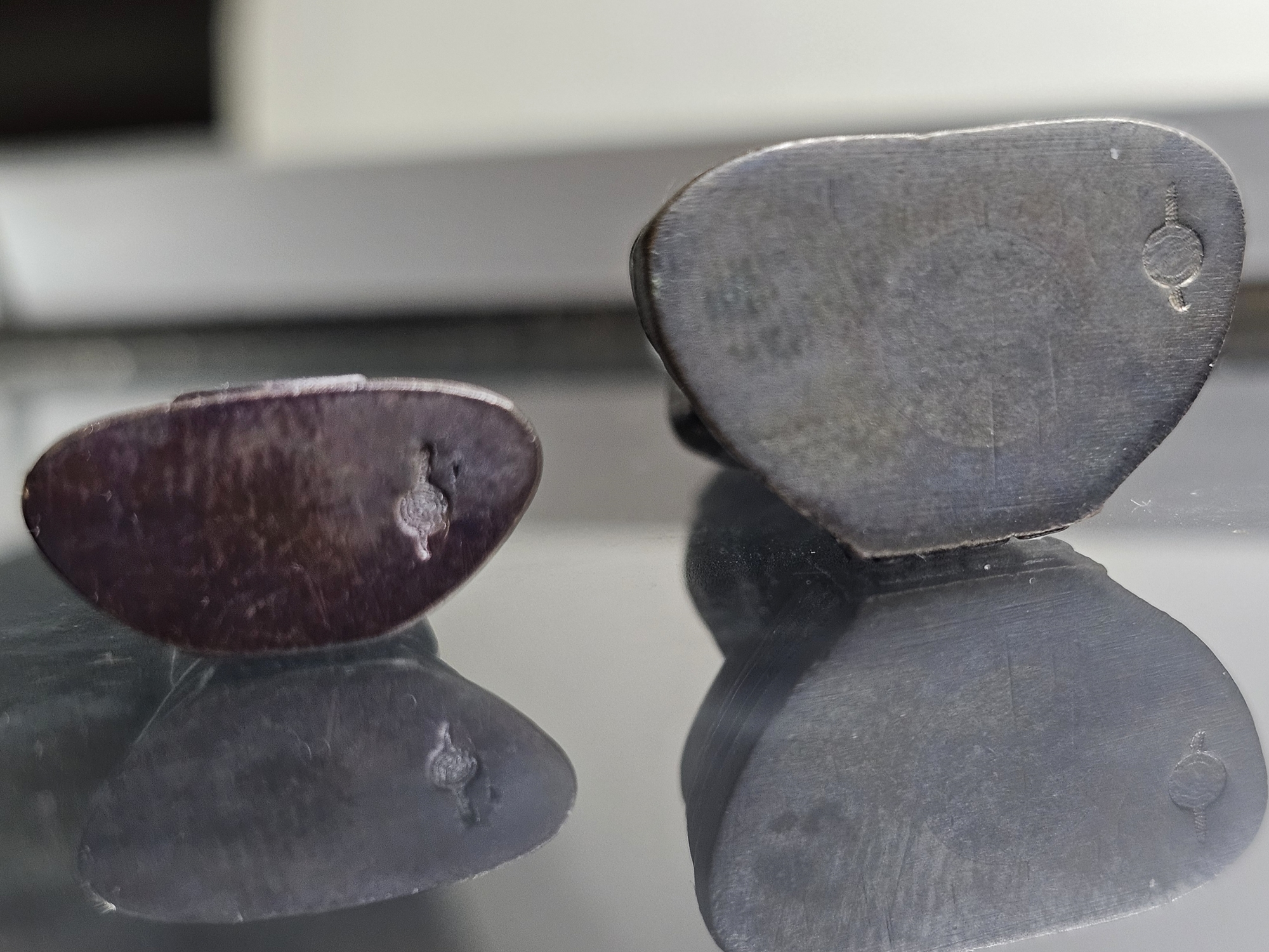 พระกริ่งพุทธโสธร "ชุด พิมพ์เล็ก พิมพ์ใหญ่" เนื้อโลหะรมดำ รุ่น ประวัติศาสตร์เปิดอาคารสำนักงาน ตำรวจแห่งชาติ พ.ศ.2543 พร้อมกล่องเดิม