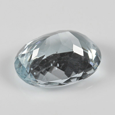 อความารีน (Aquamarine) 1.60 กะรัต สีฟ้าอ่อน น้ำทะเล รูปไข่