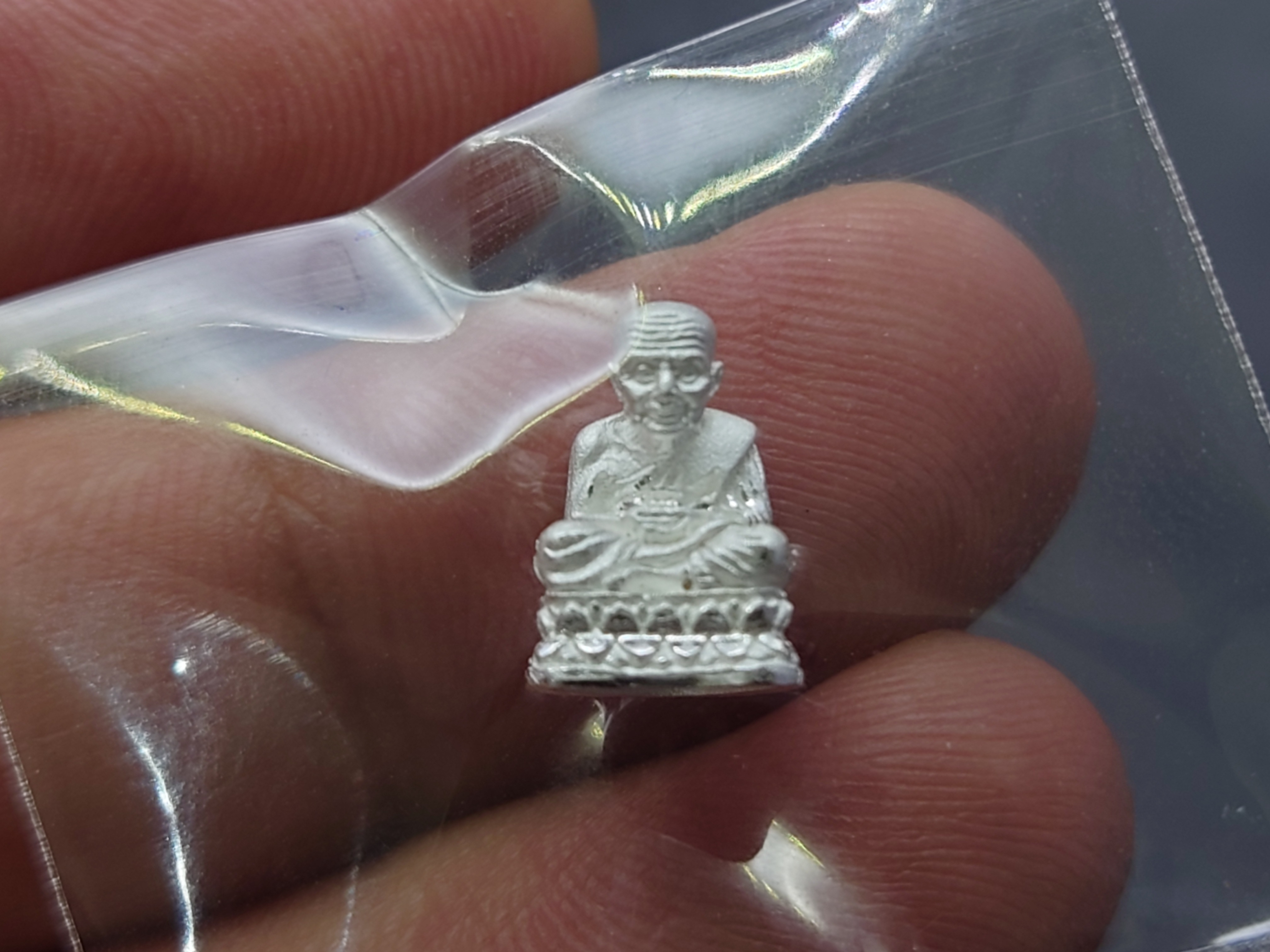 หลวงพ่อทวด เหยียบน้ำทะเลจืด เนื้อเงิน รุ่นบารมีหลวงพ่อทวด 104 ปี อาจารย์ทิม พ.ศ.2559 พร้อมตลับเดิม