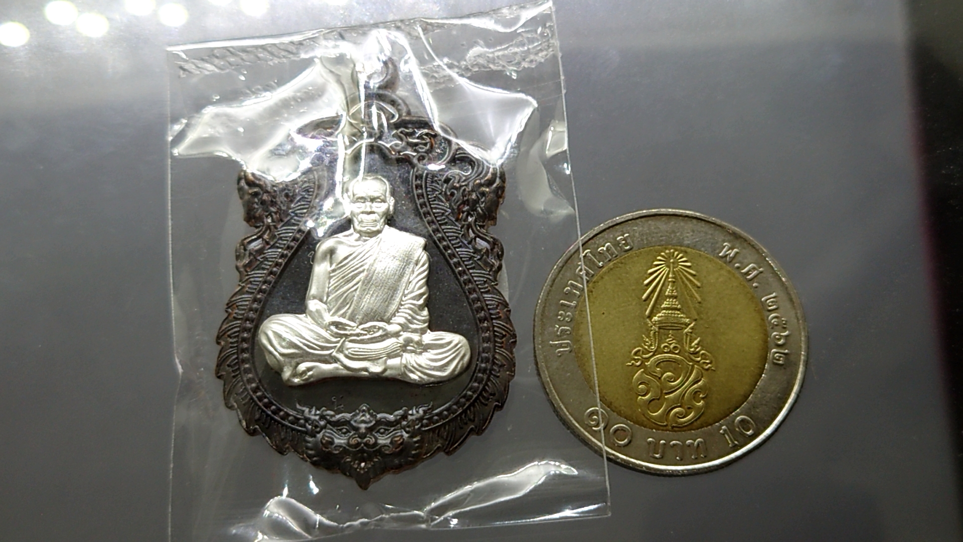 เหรียญรุ่นรวยมหาศาล (เหรียญแถมยกลัง) เนื้อนวะ หน้ากากเงินแท้ หลวงพ่อพัฒน์ วัดห้วยด้วน โคท 173