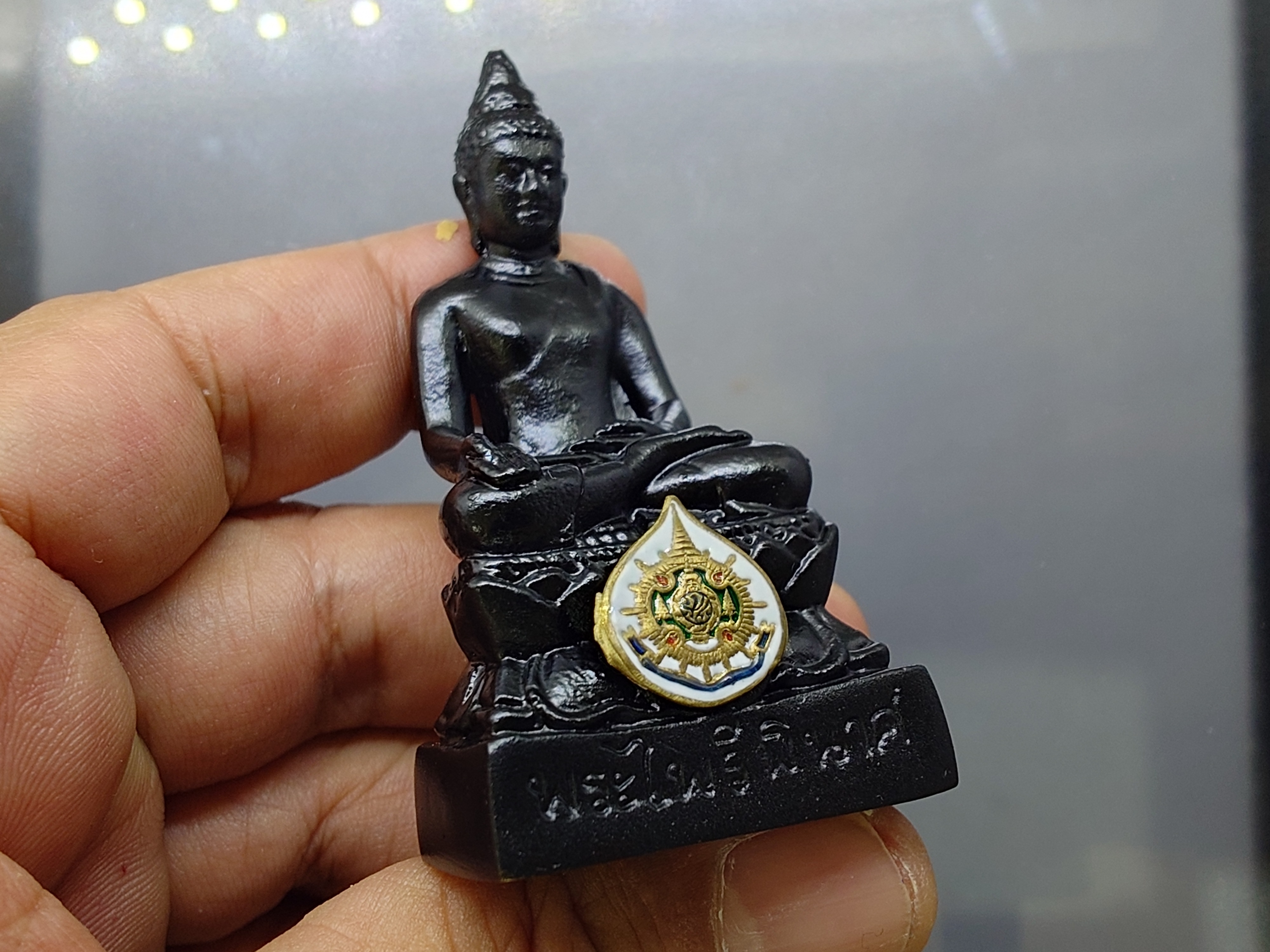 พระไพรีพินาศ ขนาดบูชา หน้าตัก 1.5 นิ้ว สูง 7 ซ.ม.เนื้อสัมฤทธิ์ รมดำ ที่ระลึก 72 พรรษา รัชกาลที่9 วัดบวรนิเวศวิหาร ปี2542 พร้อมกล่องเดิม