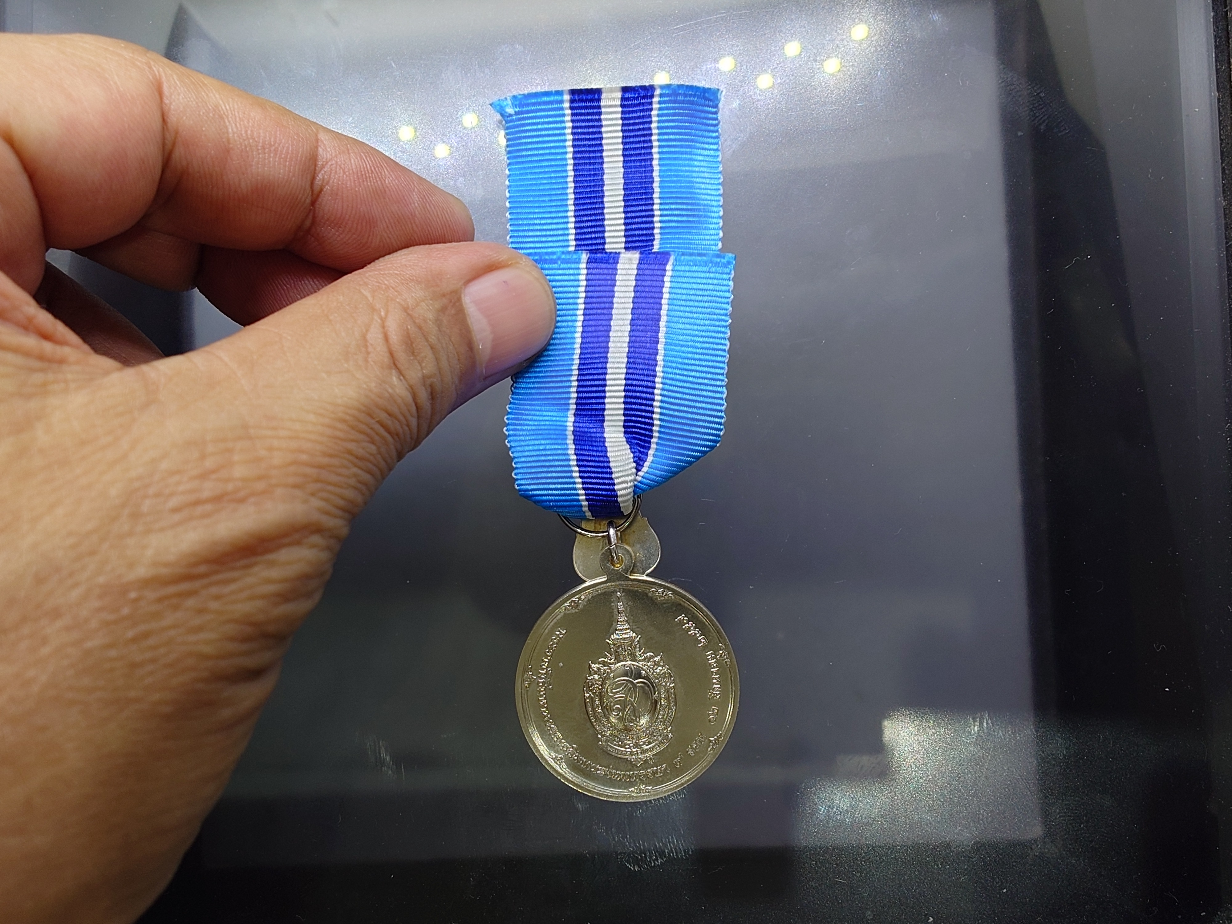 เหรียญเงิน ที่ระลึกเฉลิมพระเกียรติ พระบรมราชินีนาถ เฉลิมพระชนมพรรษา 7 รอบ พร้อมแพร ปี2559 แบบชาย