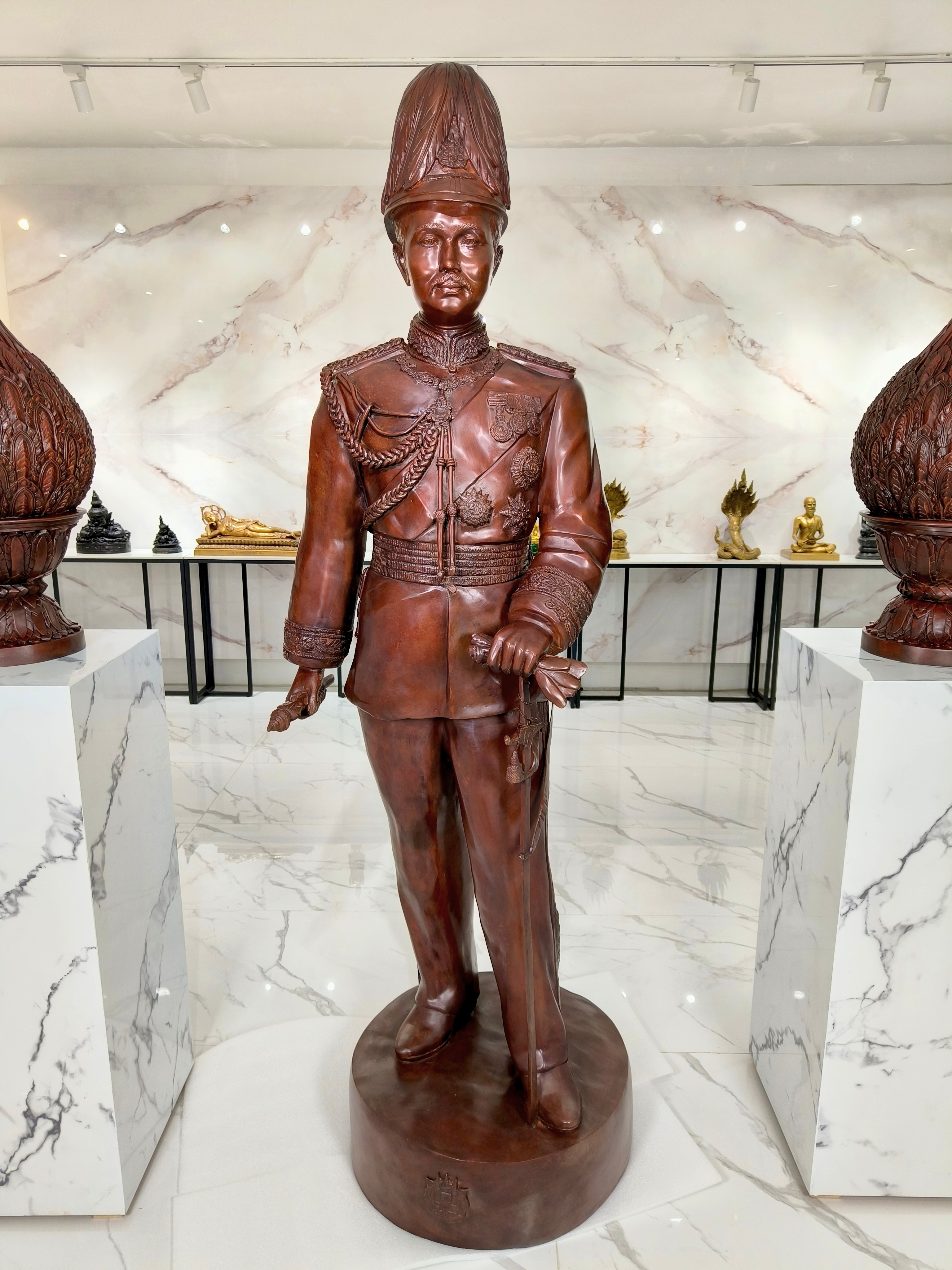 รูปหล่อ รัชกาลที่ 5 ร.5 สูง 2 เมตร พระปิยมหาราช พระบาทสมเด็จพระจุลจอมเกล้าเจ้าอยู่หัว