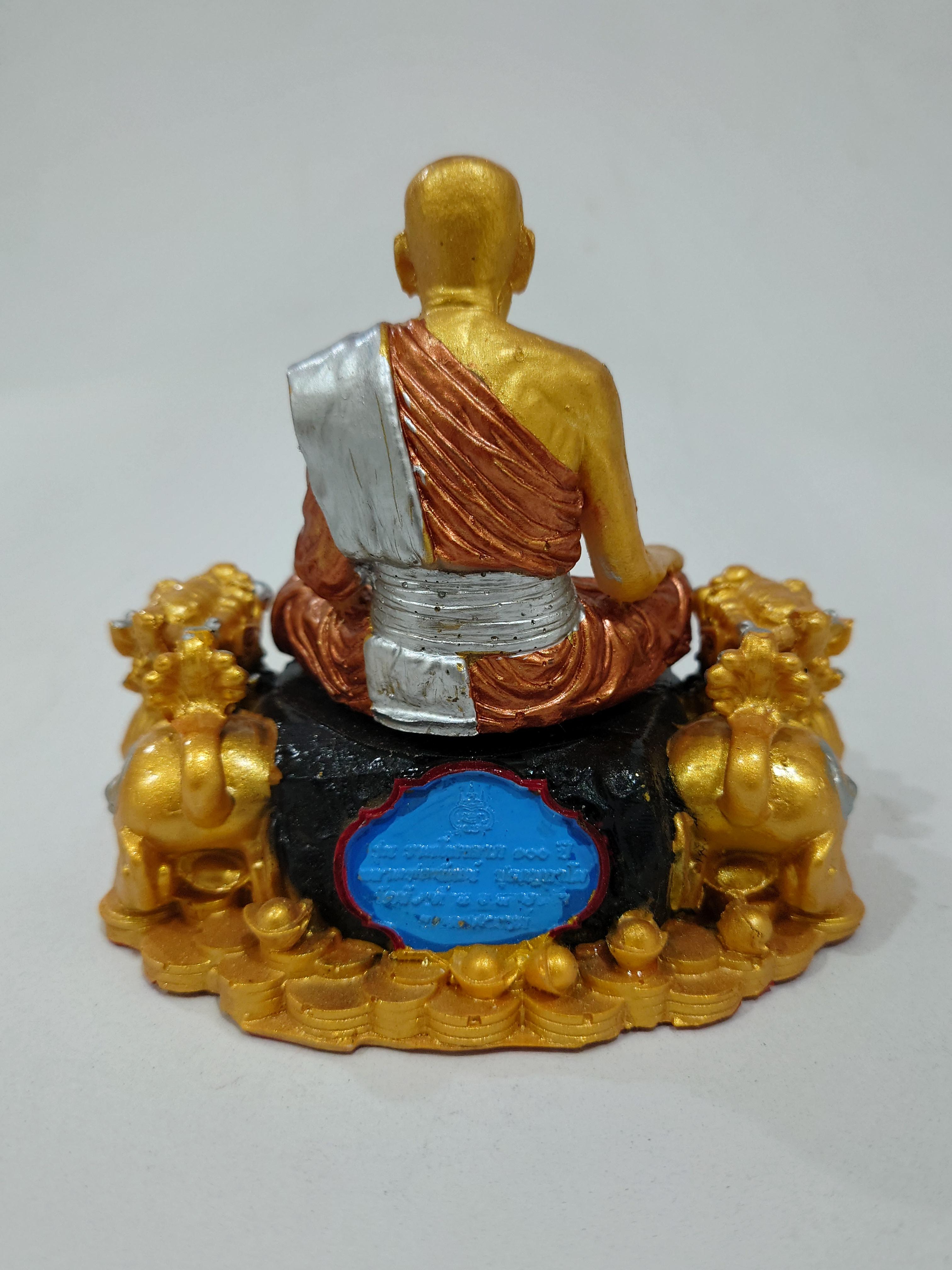 พระบูชา(ตั้งหน้ารถ) รุ่นรวยโชคลาภ 100 ปี เนื้อเรซิ่น องค์พระ 3 K มังกรทอง ปี่เซี่ยทอง หลวงพ่อพัฒน์ วัดห้วยด้วน โคท 50