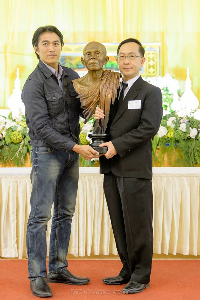 รูปหล่อ หลวงพ่อคูณ ของ อาจารย์ สันติ พิเชฐชัยกุล