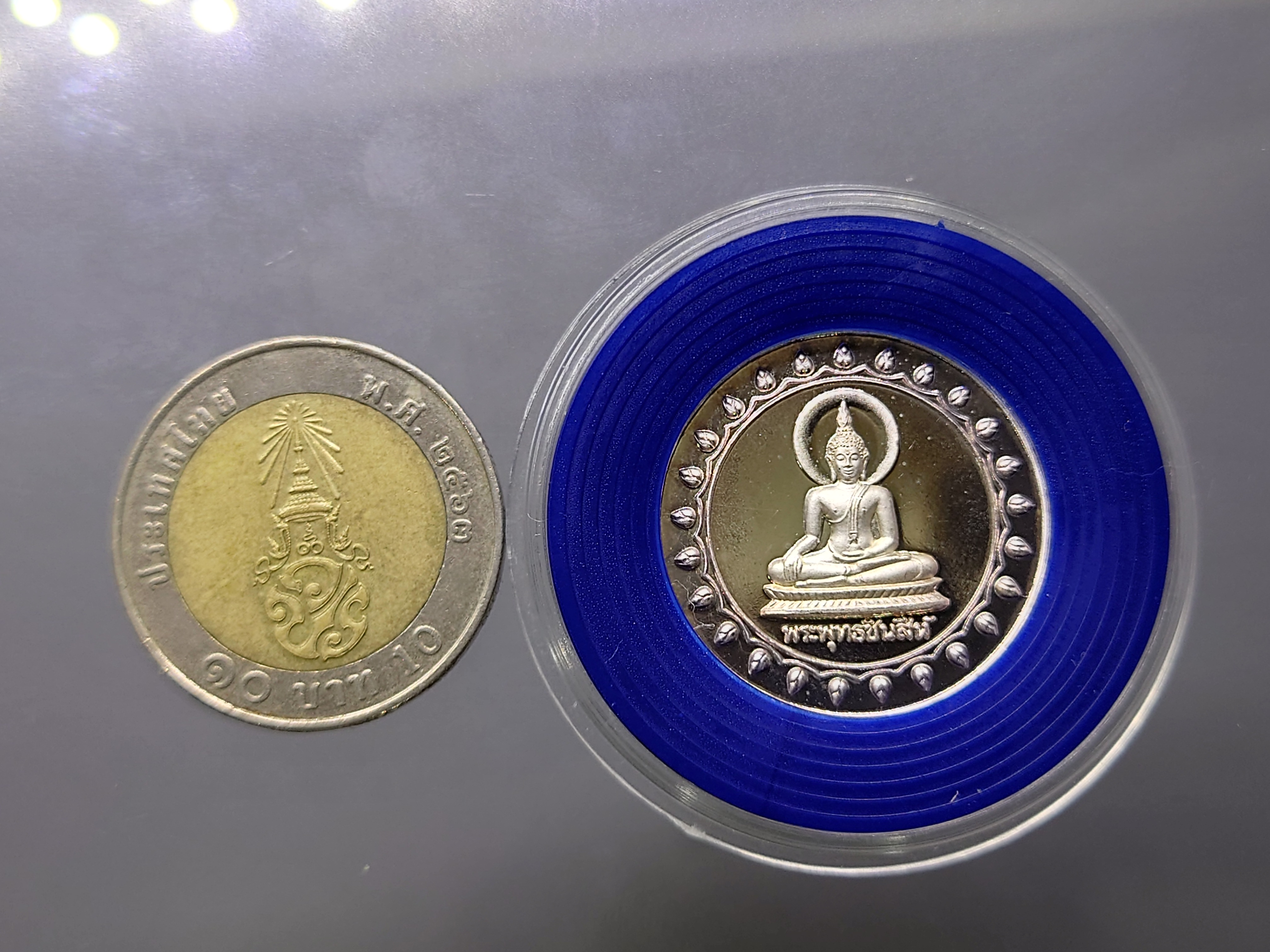 พระพุทธชินสีห์ ญสส ทรงอธิษฐานจิต เนื้อเงินขัดเงา ที่ระลึก 25 ปี บดินทรเดชา พิธีพุทธาภิเษก ณ วัดบวรนิเวศวิหาร พ.ศ.2539 พร้อมกล่องเดิม