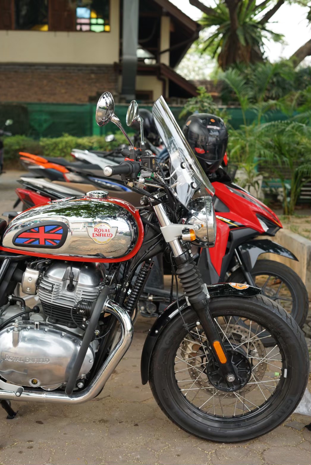 ชิวหน้า ไฟกลม ทรงสูง 47 ซม. สีใส