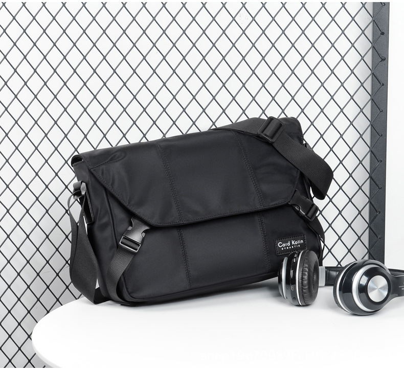 กระเป๋าสะพายข้าง Crossbody Bags กระเป๋าผู้ชาย กระเป๋าใส่ไปทำงาน ของแท้ 100% ใส่ iPad ได้ A053