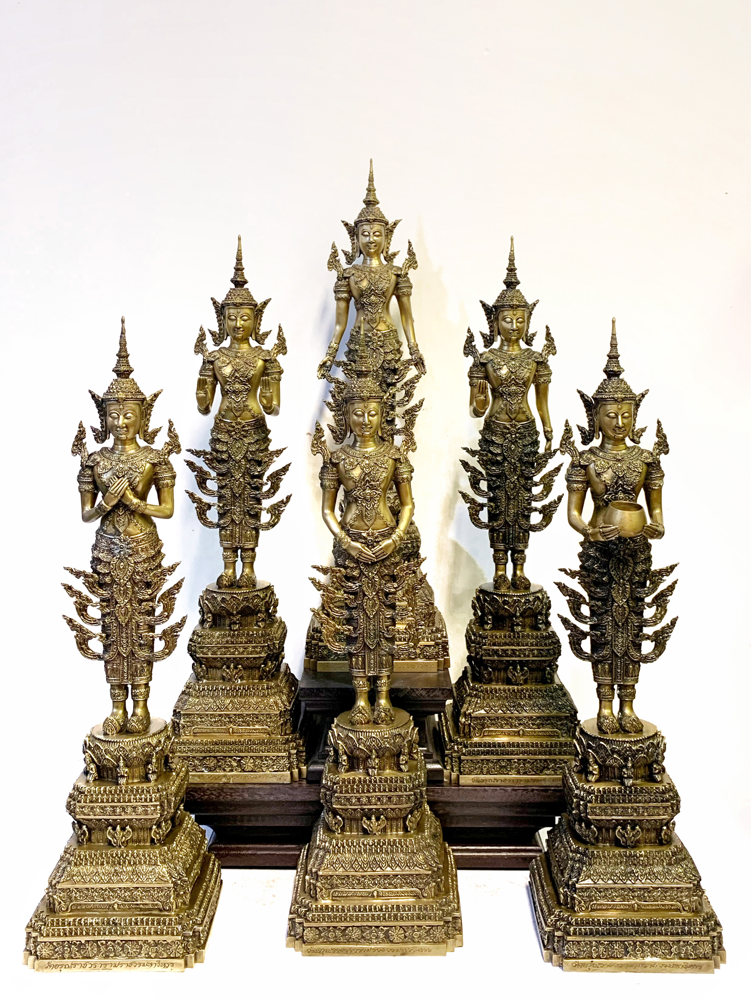 พระพุทธรูป ทรงเครื่องจักพรรดิ์ หน้าตัก 5"