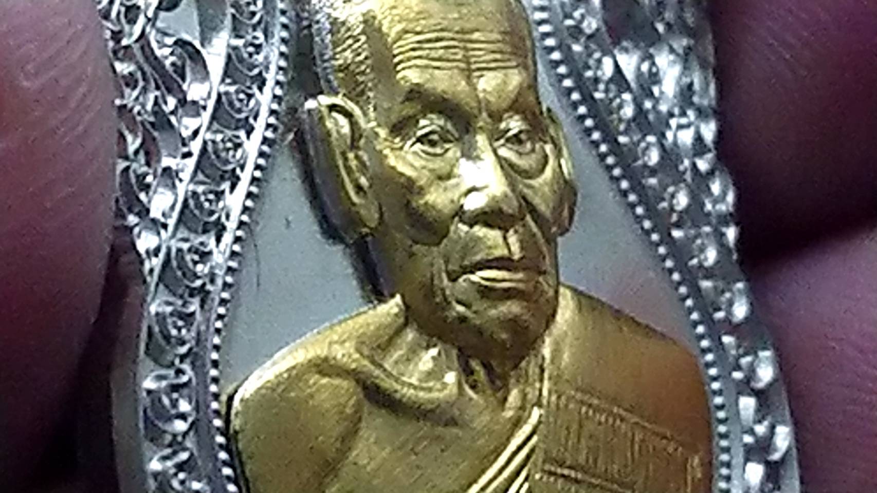 เหรียญเสมาเสือคาบดาบ รุ่น2 โคท 111 เลขสวย(จมูกตำหนินิด)ราคาถูก เนื้ออัลปาก้าหน้ากากทองทิพย์ หลวงพ่อพัฒน์ วัดห้วยด้วน(SKU-03419)