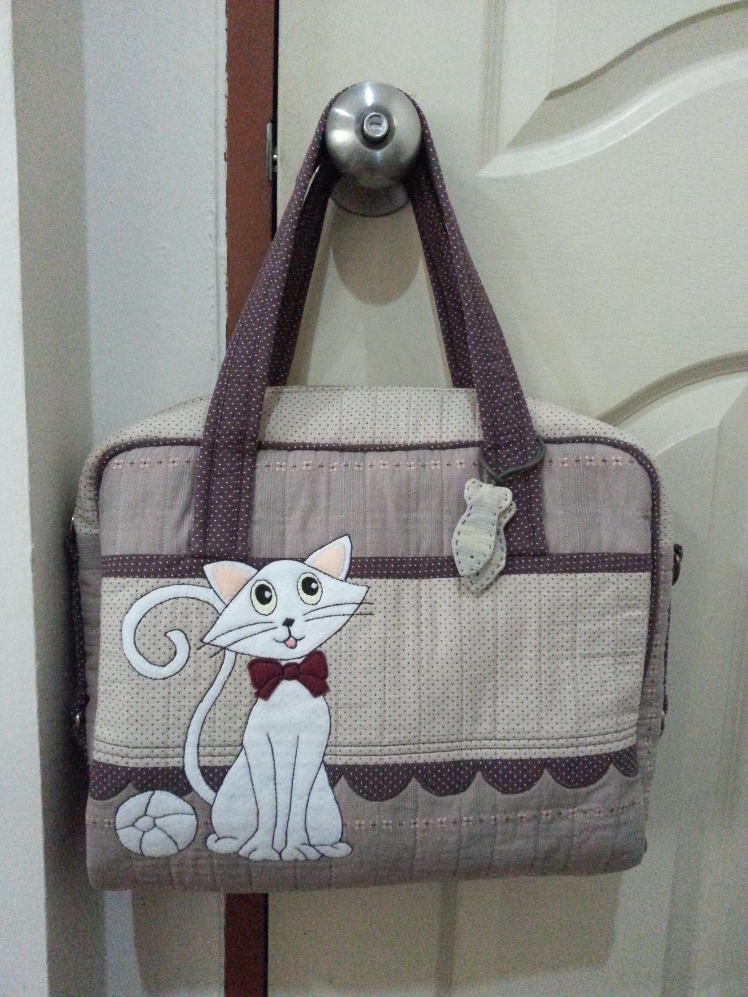 กระเป๋าสะพาย Meaw Meaw