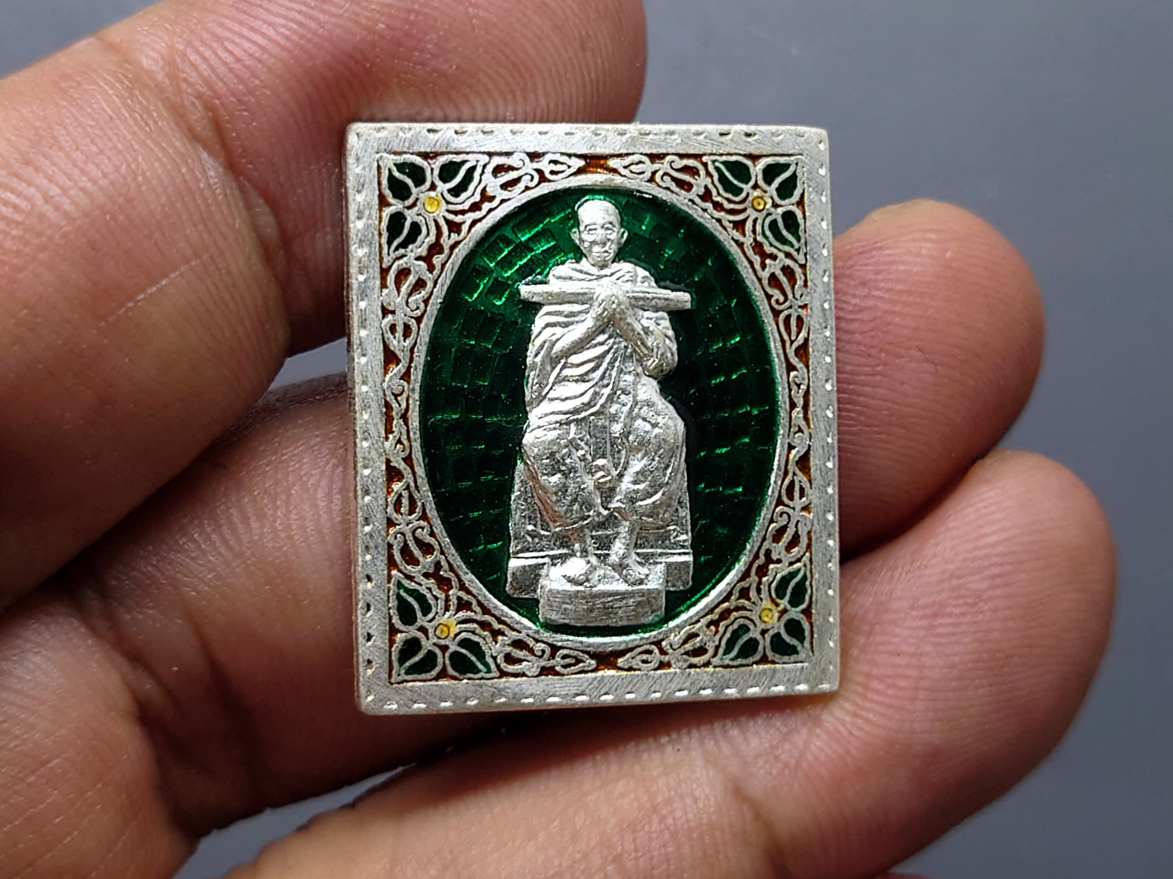 เหรียญแสตมป์ สมเด็จพระพุฒาจารย์ (โต พรหมรังสี) เนื้อเงินลงยา รุ่นฉลองอุโบสถ วัดอินทรวิหาร บางขุนพรหม ก.ท.ม. ปี2537 พร้อมตลับเดิม