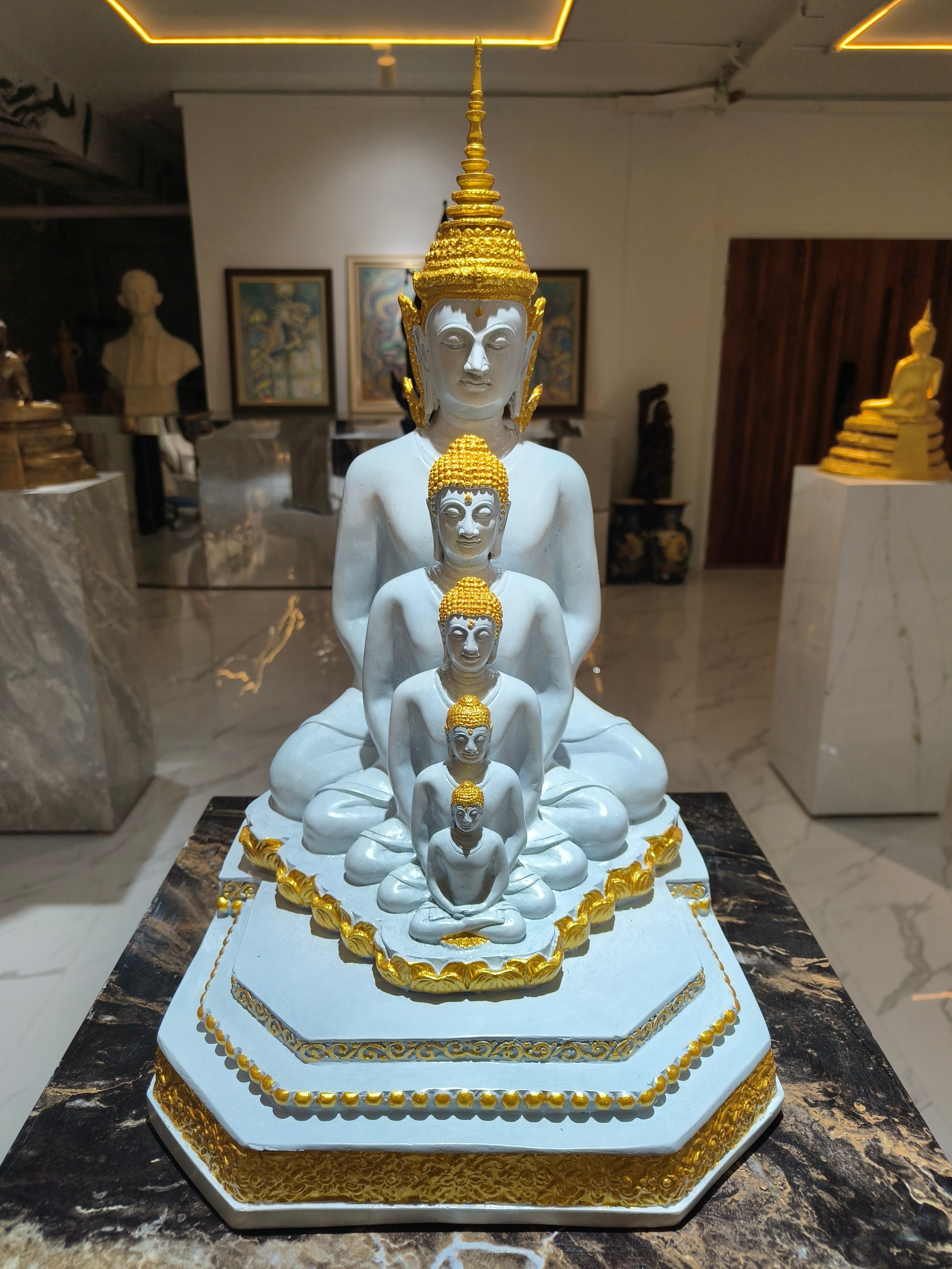 พระพุทธเจ้า 5 พระองค์ หน้าตัก 9 นิ้ว วัดพระธาตุผาซ่อนแก้ว