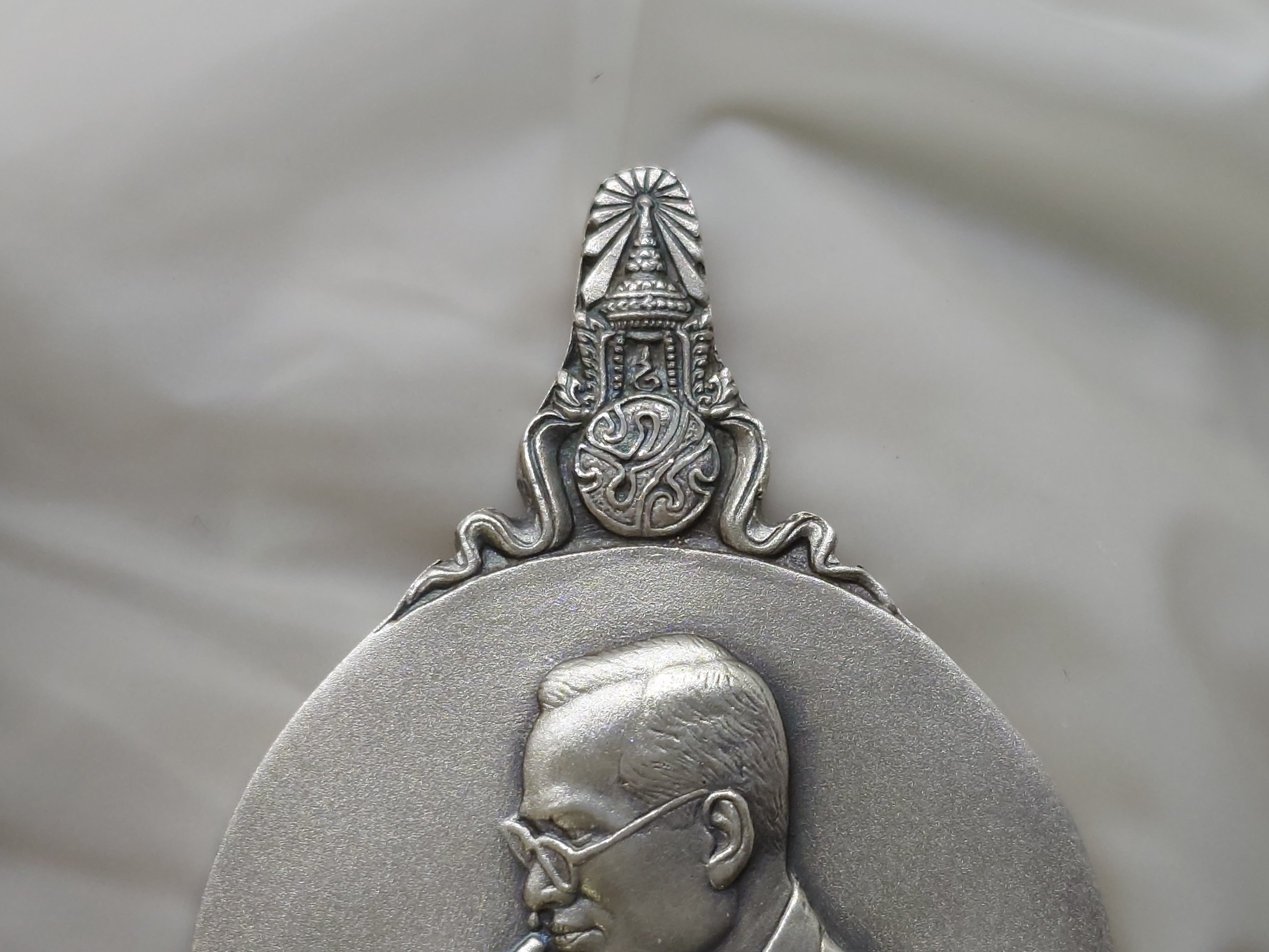 พระมหาชนก เนื้อเงิน พิมพ์ใหญ่ บล๊อกนิยม ป ขาด มีแต่เหรียญ