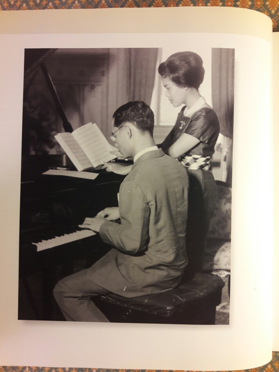 ธ สถิตในดวงใจนิรันดร์