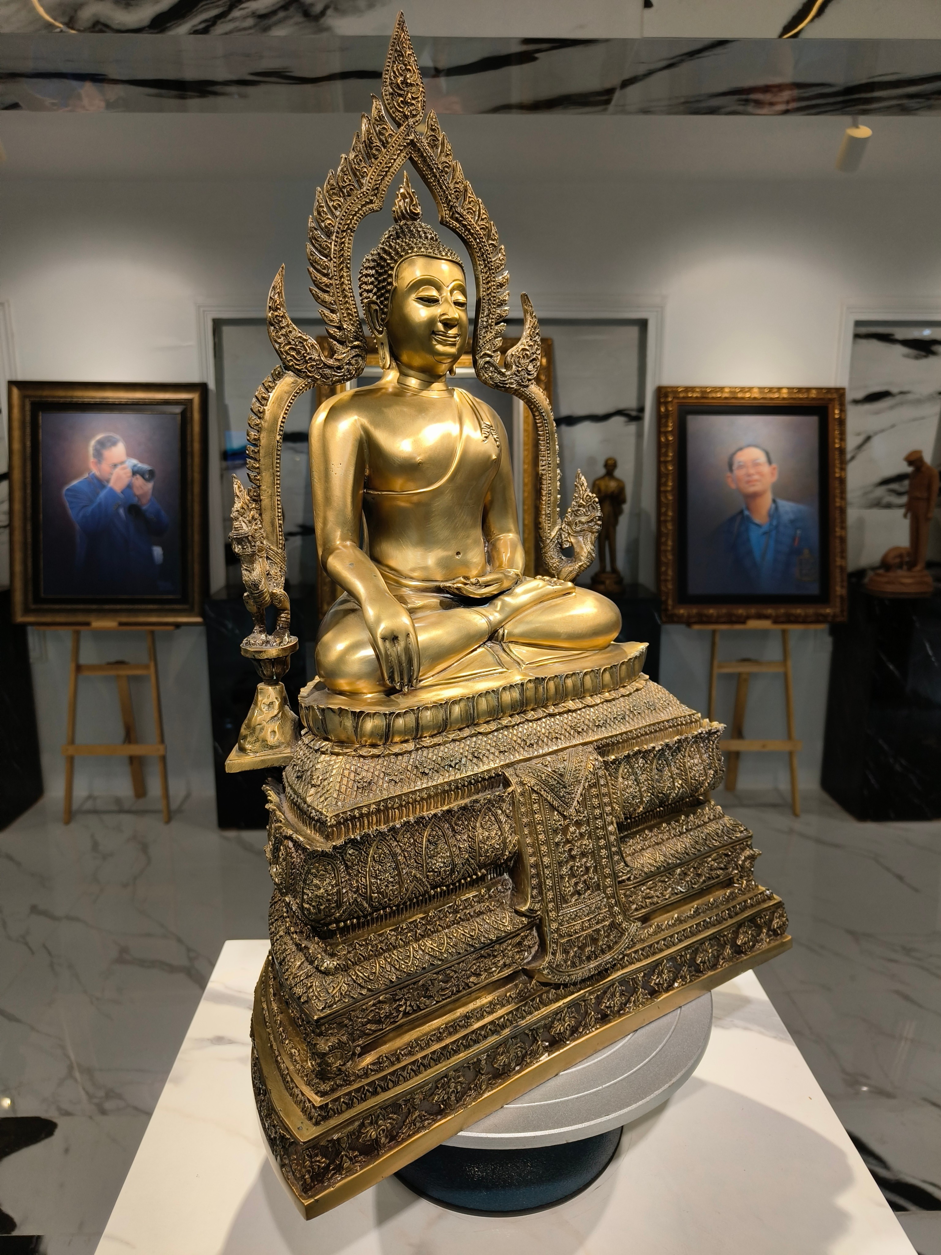 พระพุทธรูป หลวงพ่อเพชร หน้าตัก 9 นิ้ว วัดท่าหลวง จ.พิจิตร ปี พ.ศ.2549