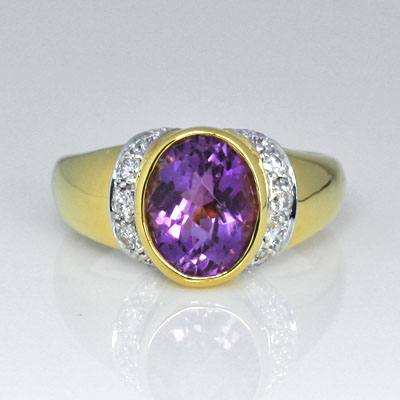แหวนทองฝังพลอยอะมิทิสต์ (Amethyst) และเพชรแท้ ตัวเรือนทองแท้ 18K